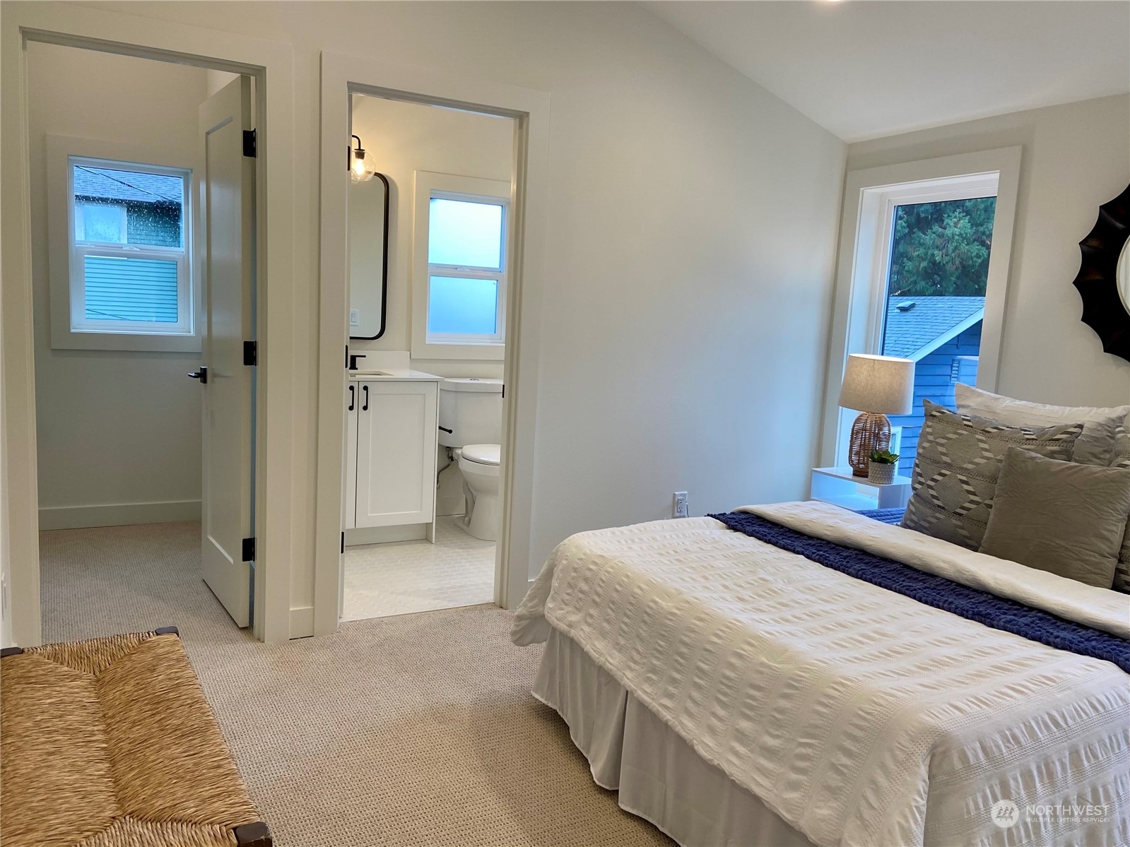 6516 C 40th Avenue SW