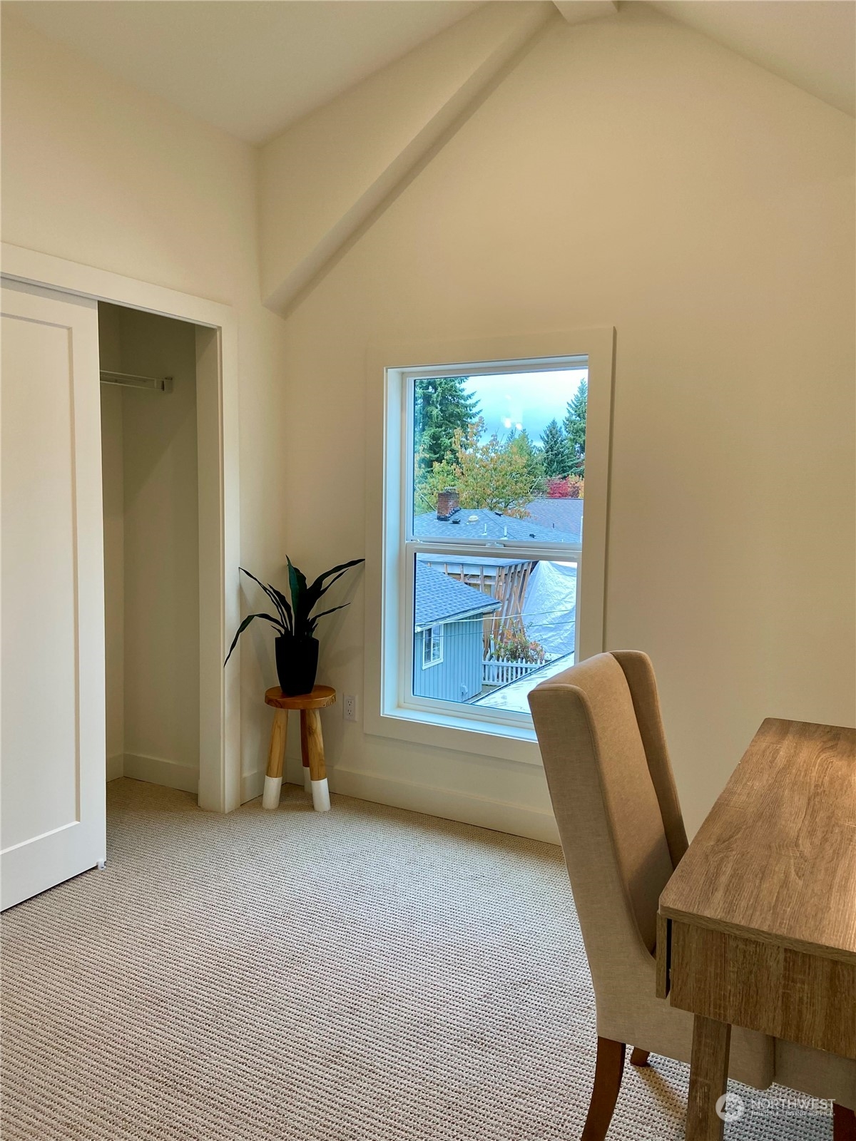 6516 C 40th Avenue SW