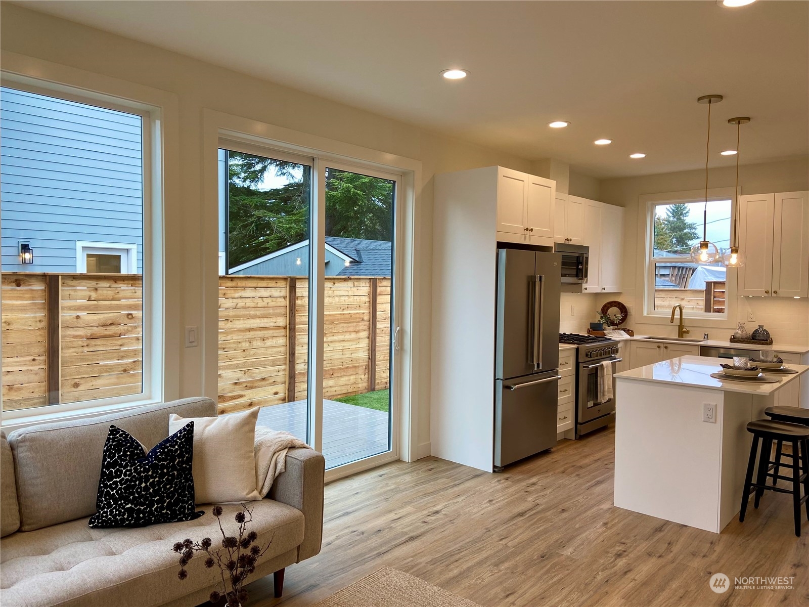 6516 C 40th Avenue SW