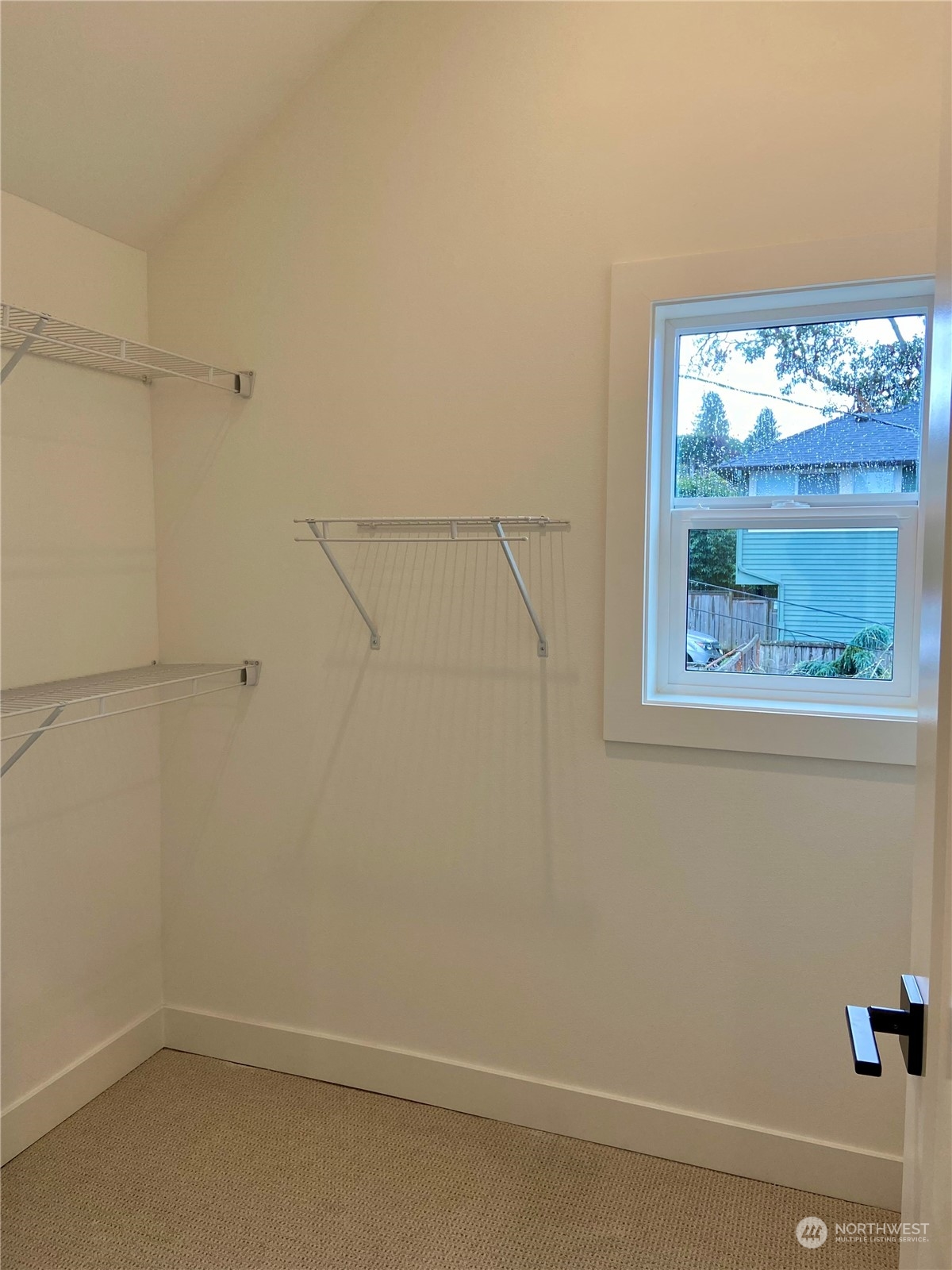 6516 C 40th Avenue SW