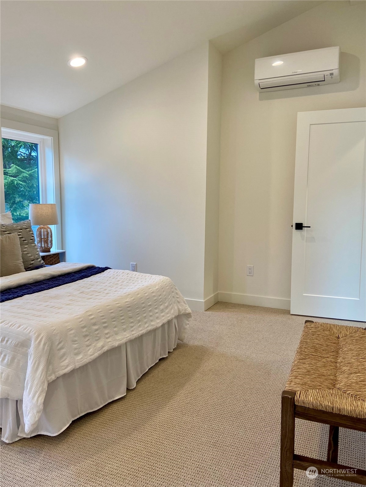 6516 C 40th Avenue SW