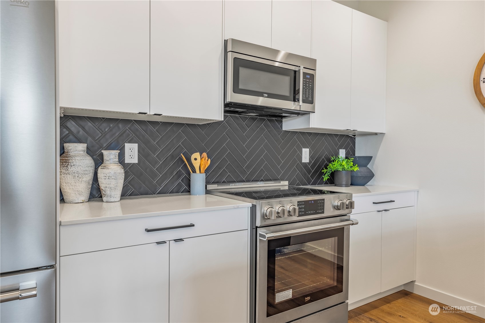 9221 B 25th Avenue SW