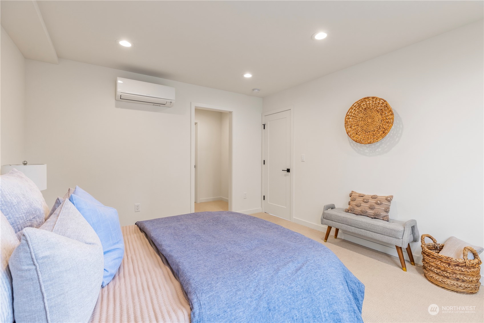 9221 B 25th Avenue SW