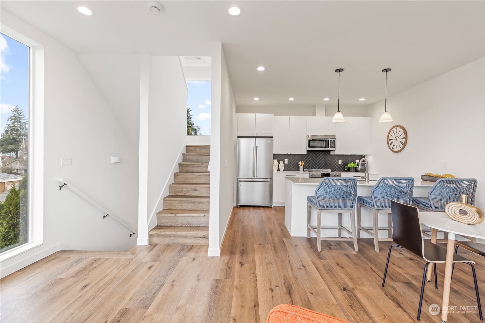 9221 B 25th Avenue SW