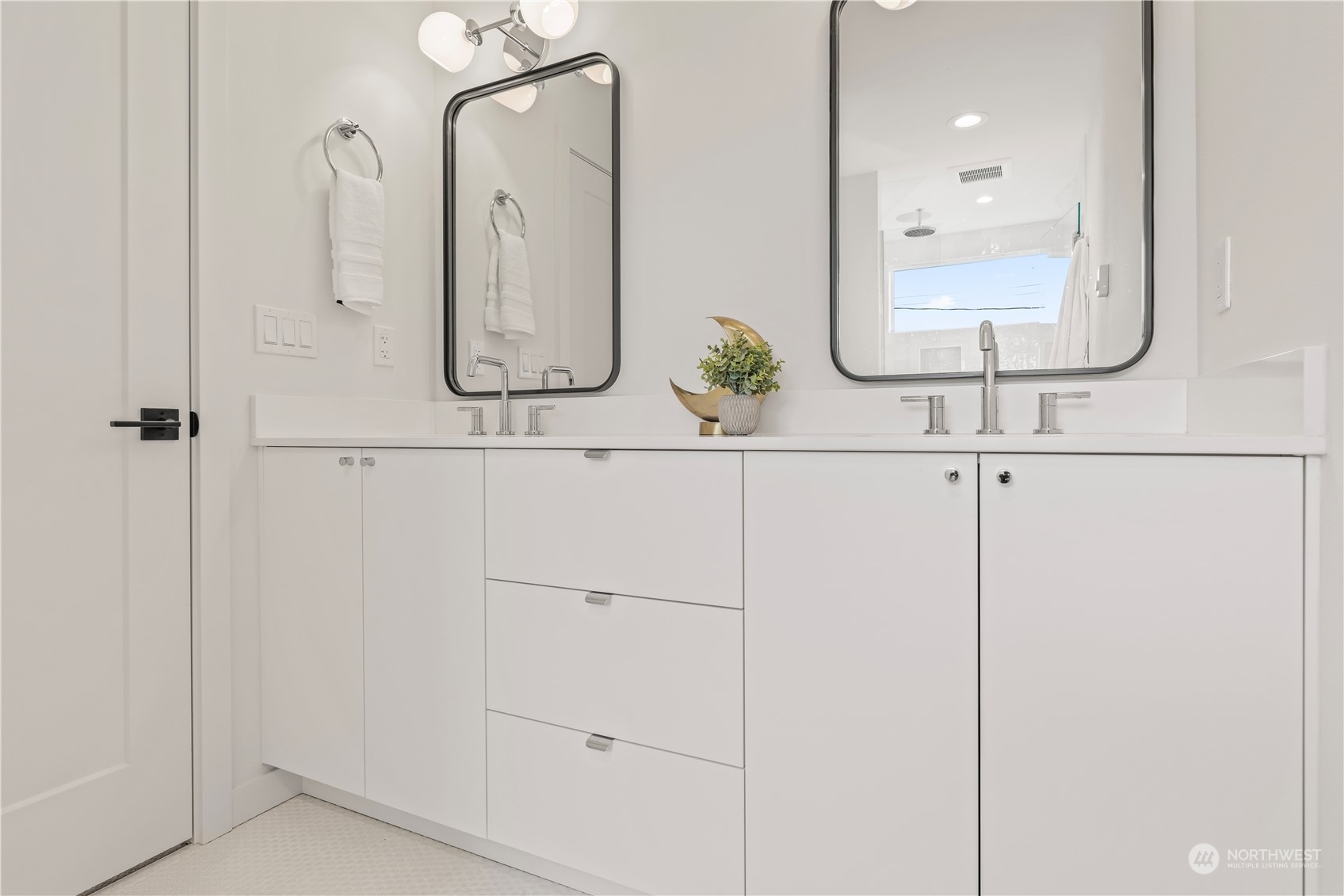 9221 B 25th Avenue SW