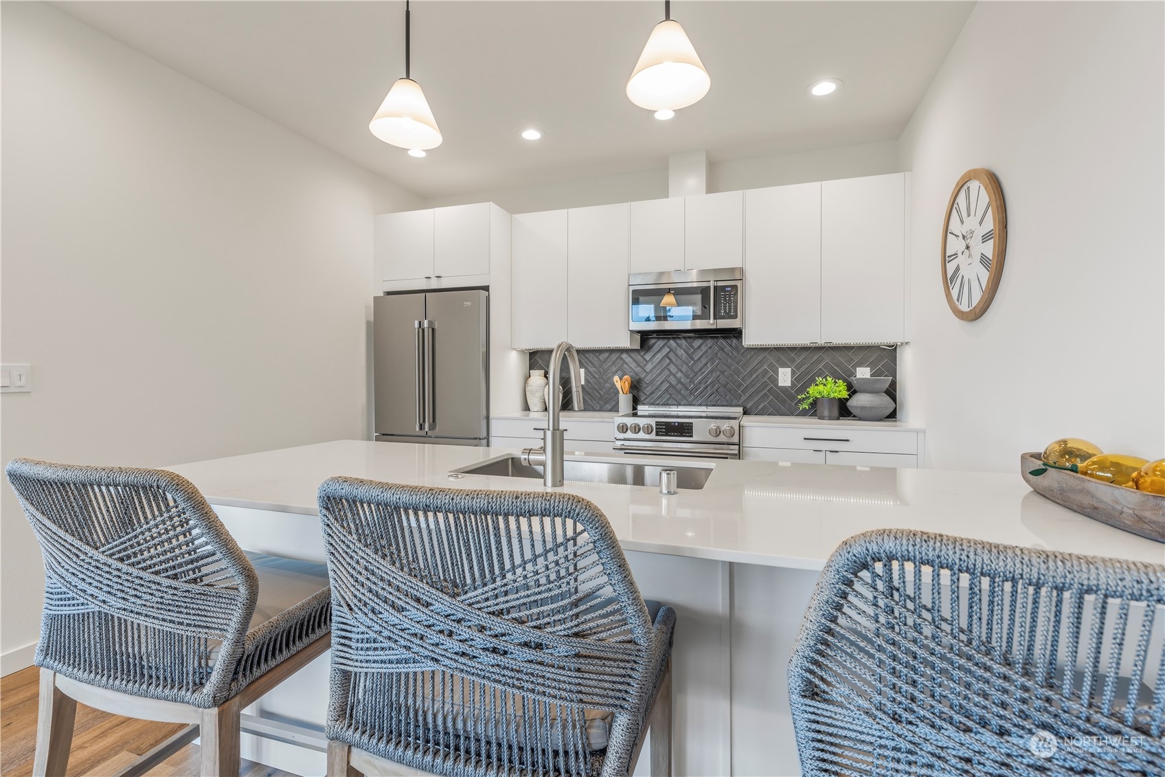 9221 B 25th Avenue SW