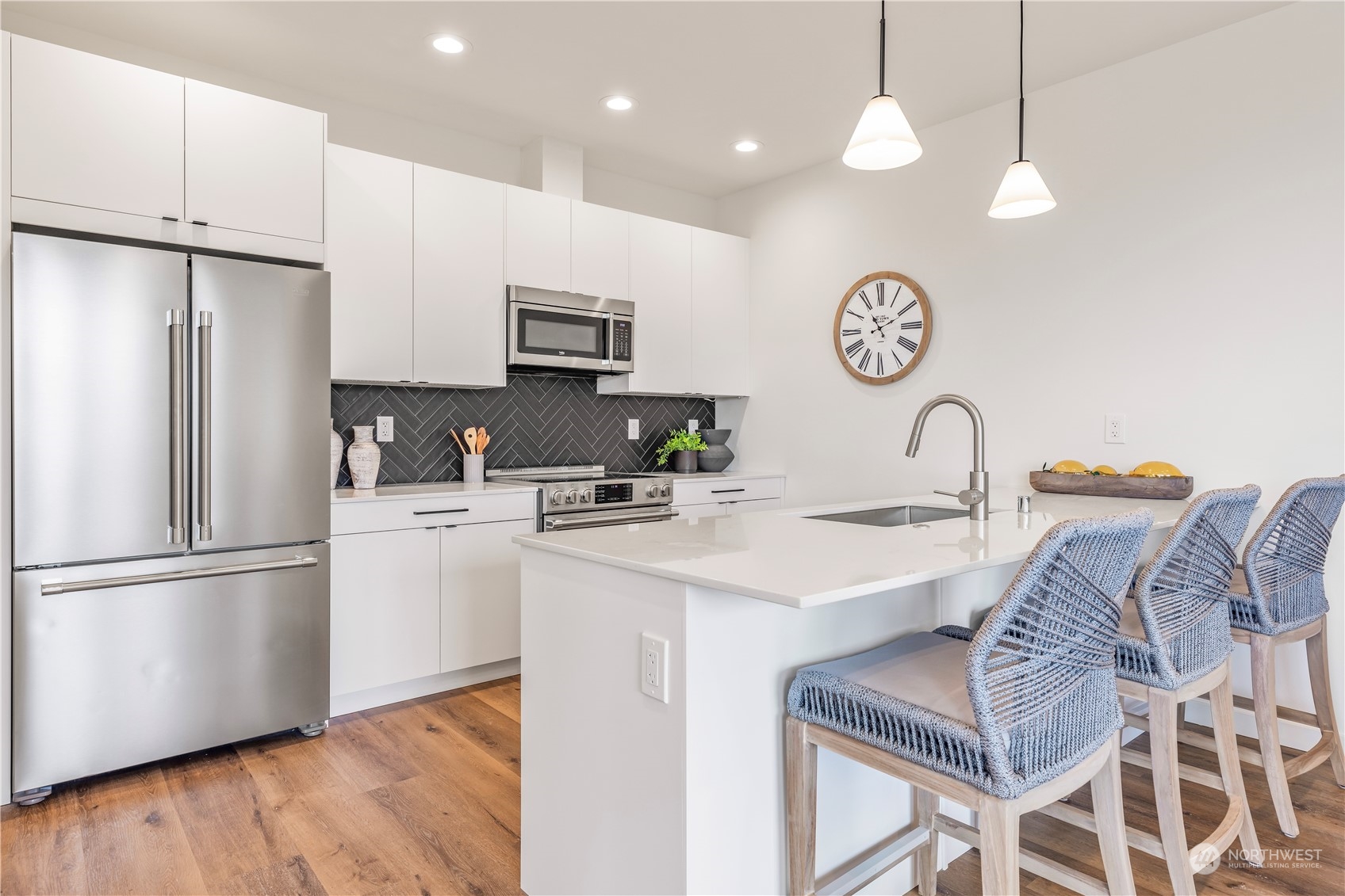 9221 B 25th Avenue SW