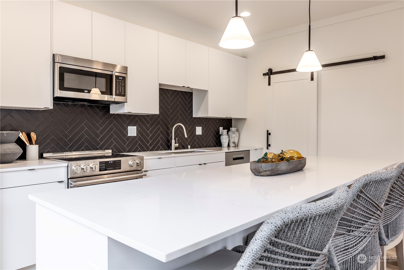 9223 B 25th Avenue SW