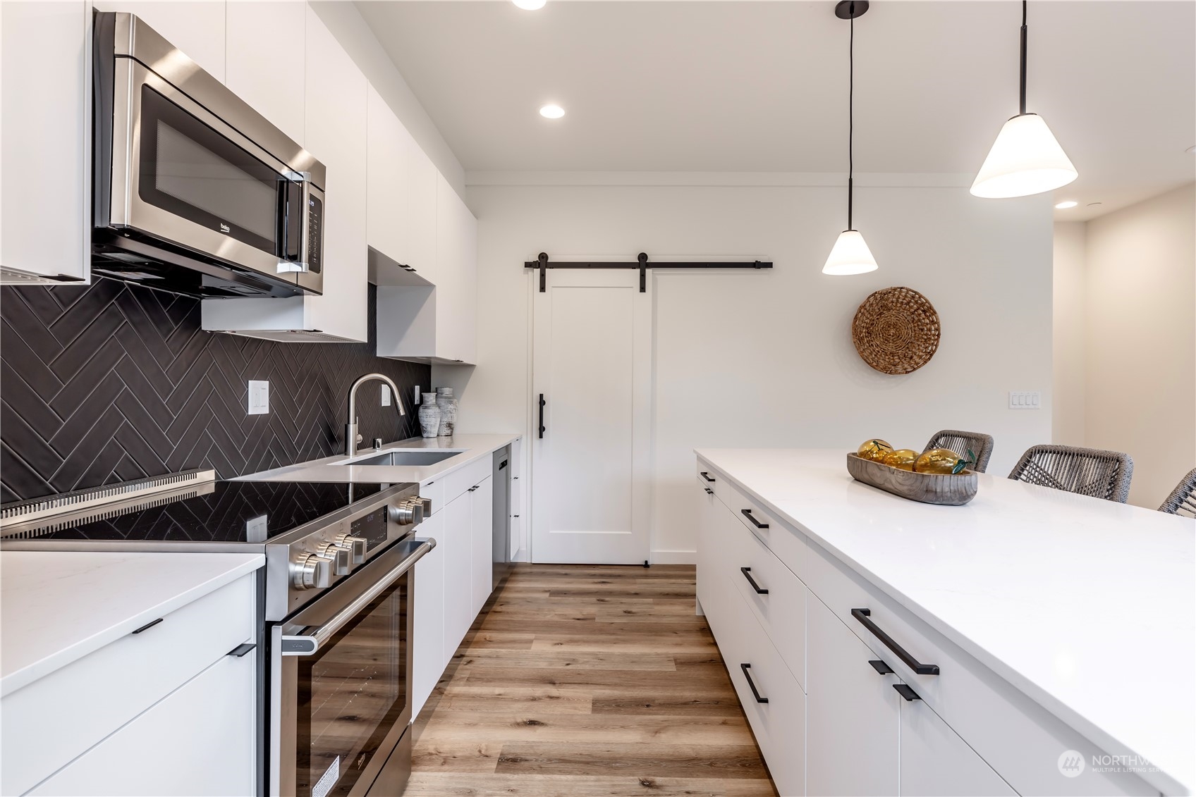 9223 B 25th Avenue SW