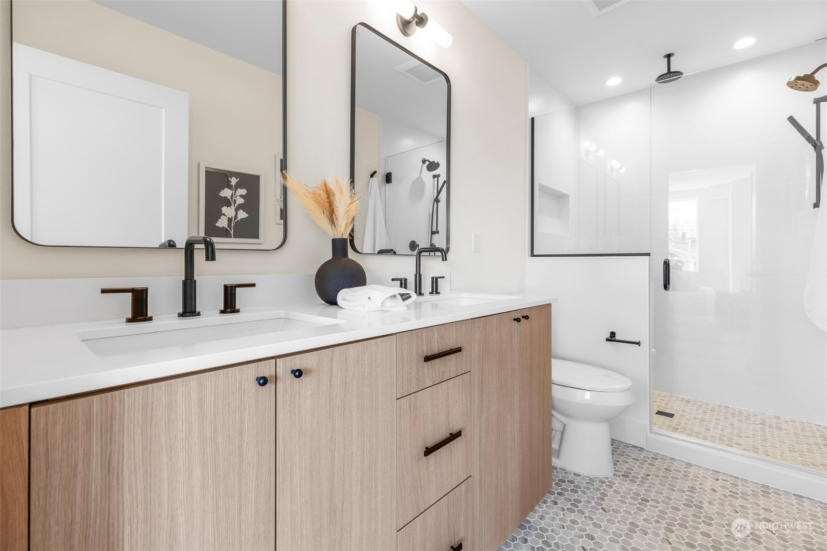 2209 B 42nd Avenue SW