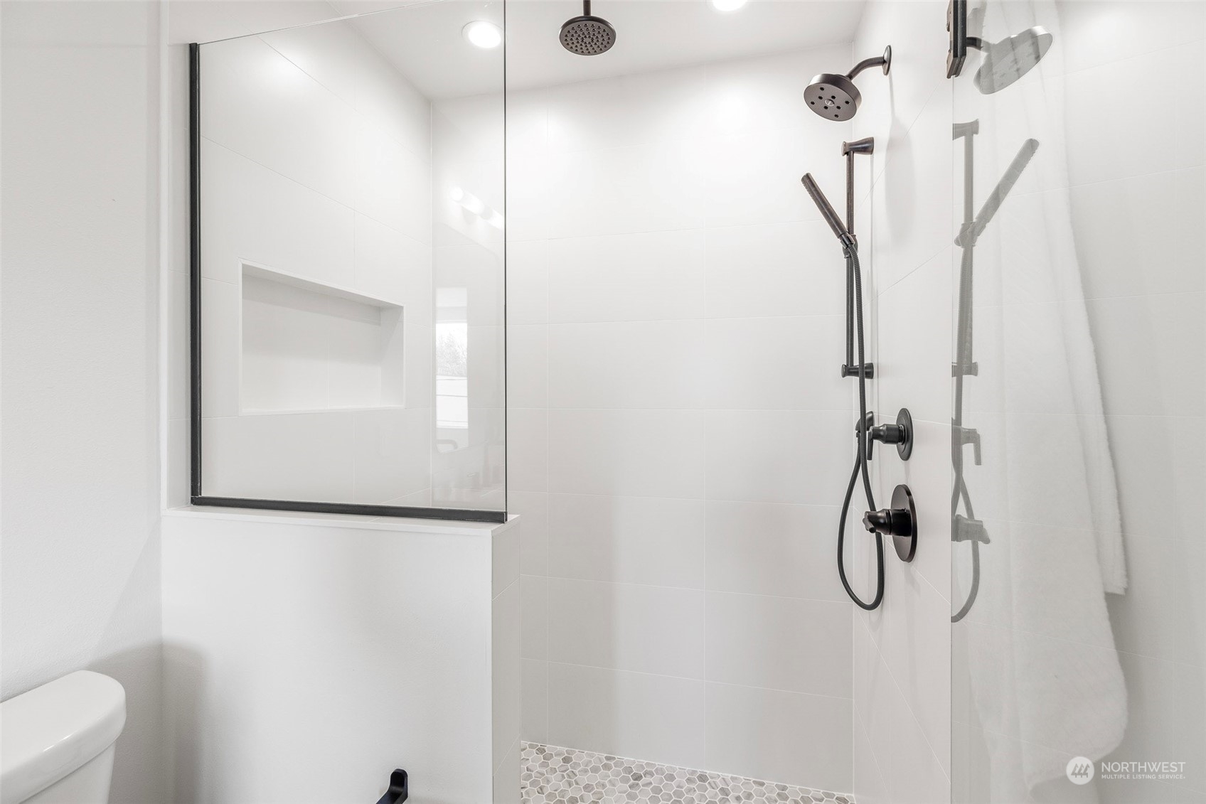 2209 B 42nd Avenue SW