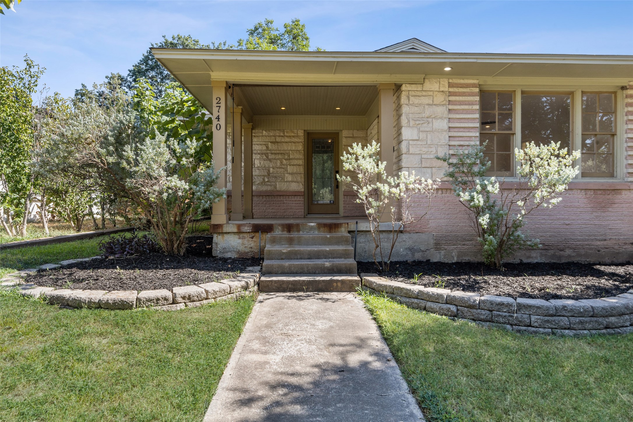 2740 W 10th Street