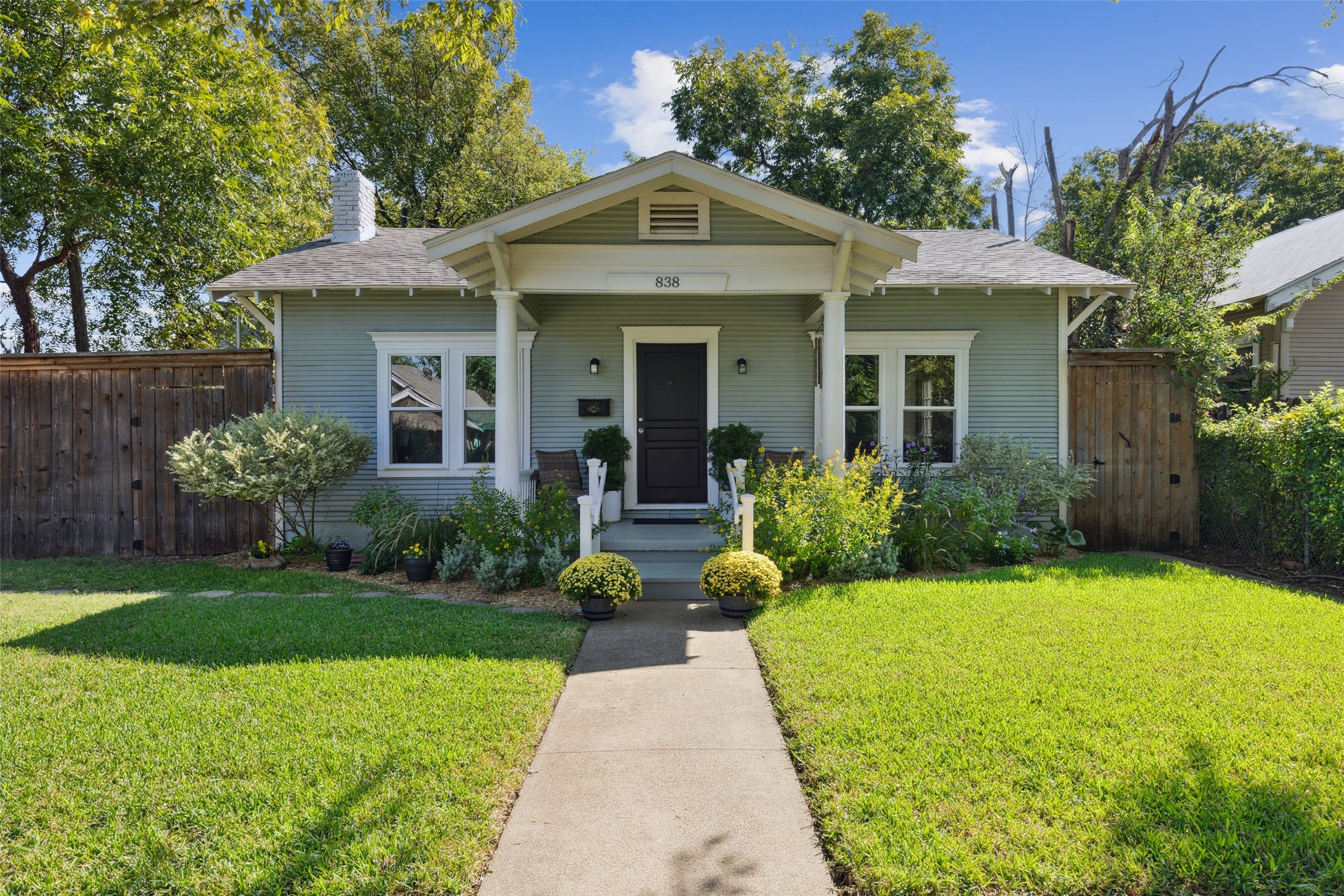 838 N Montclair Avenue