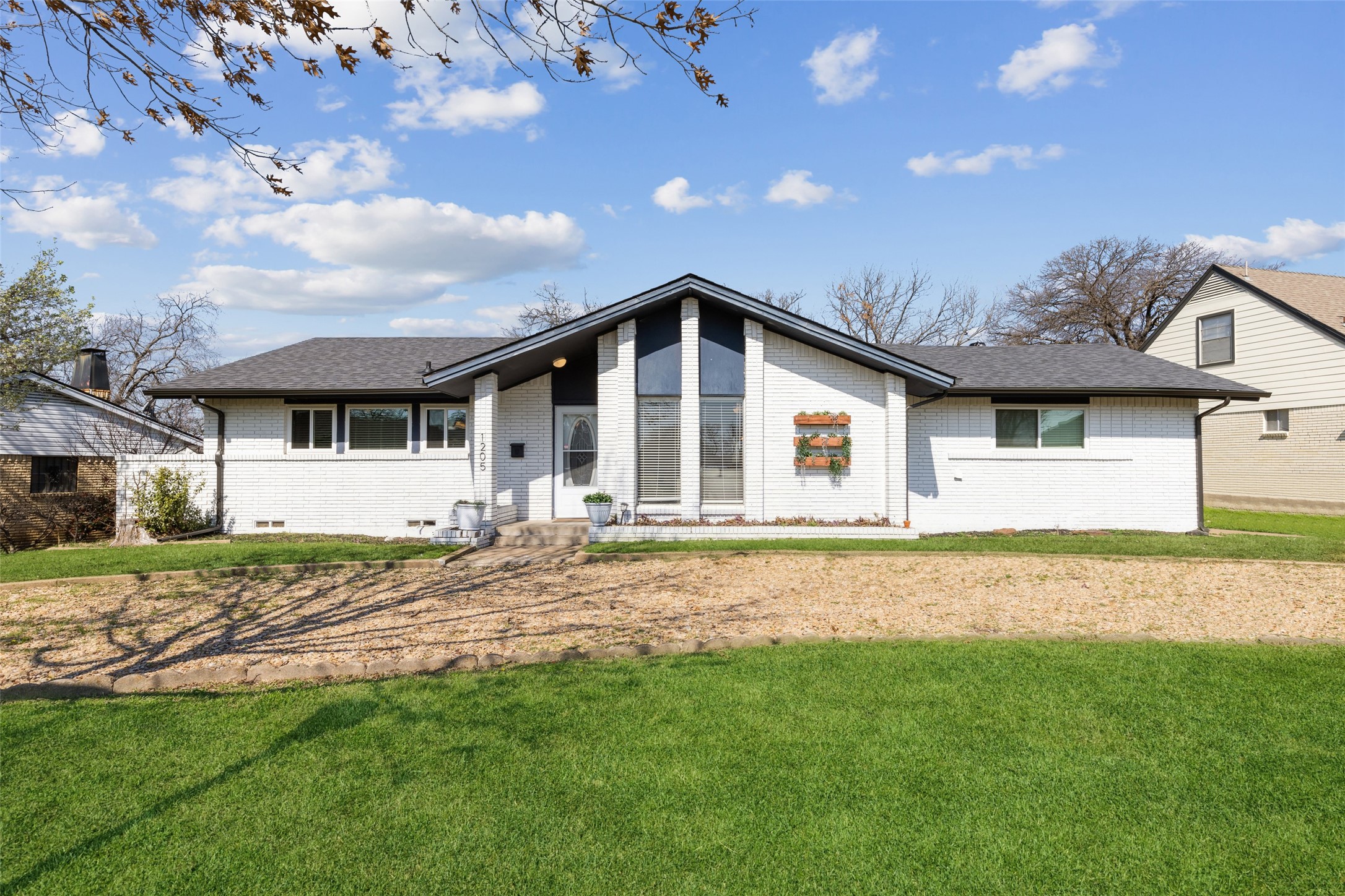 1205 Golden Trophy Drive