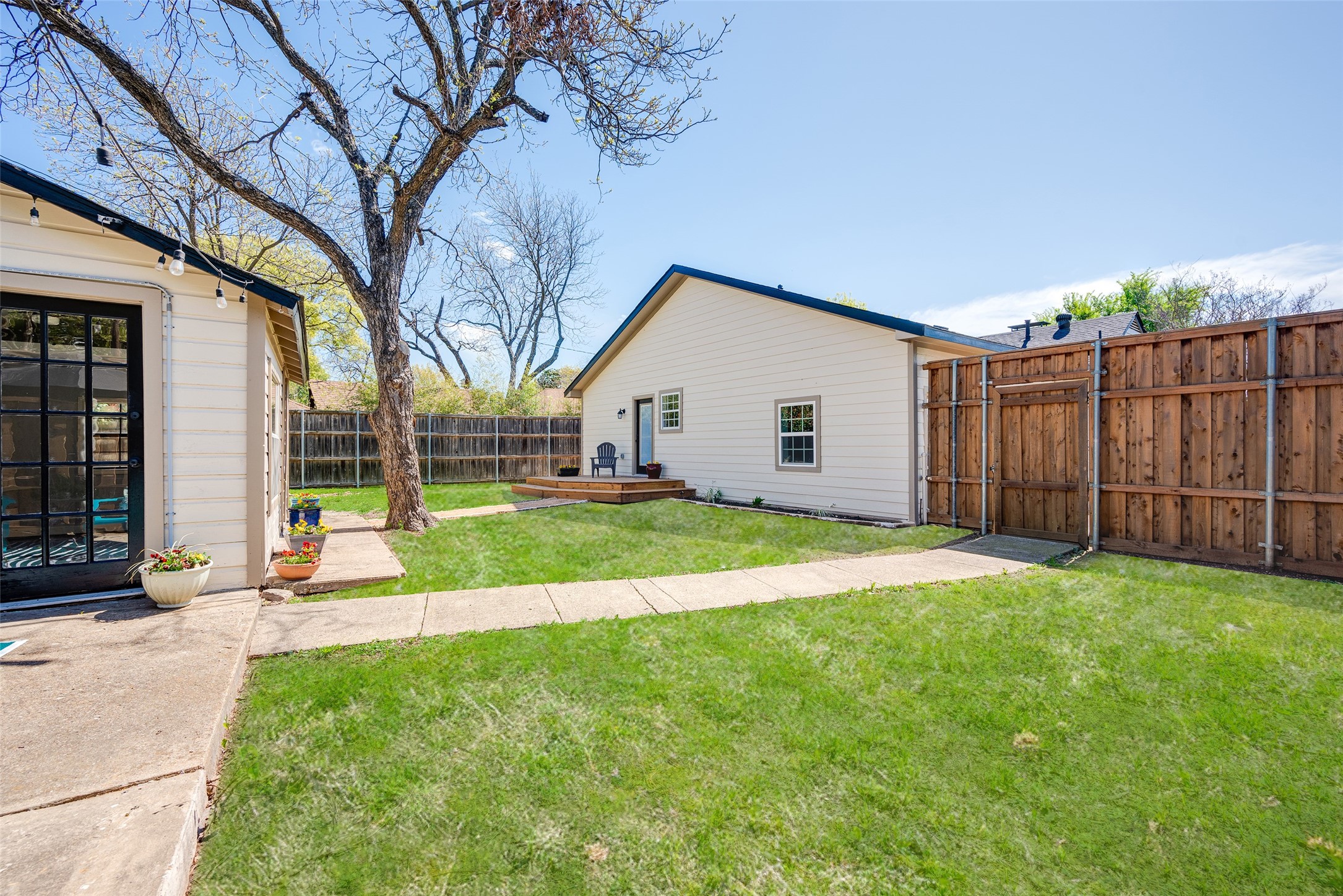 2329 W Colorado Boulevard