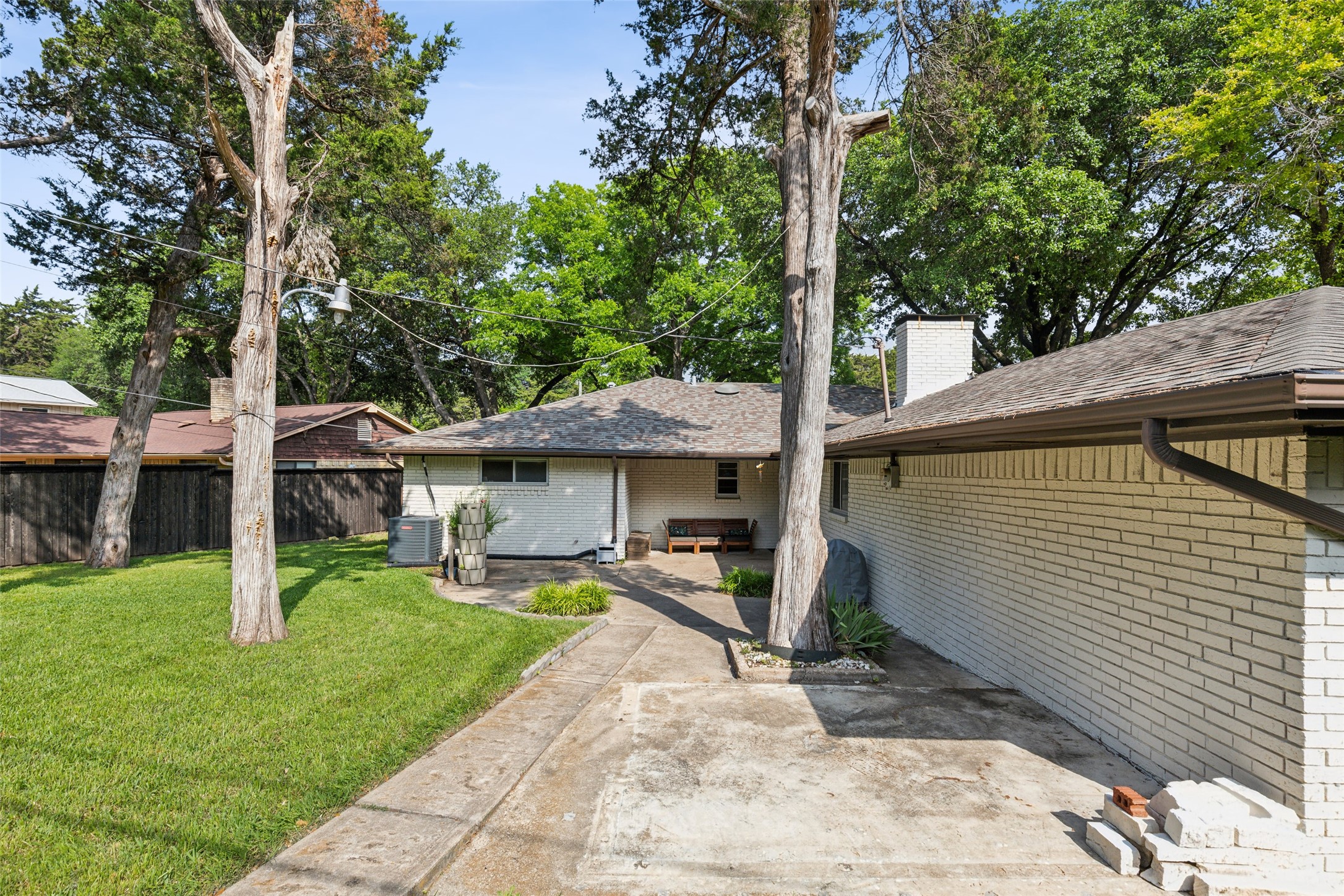 6006 Hunters View Lane