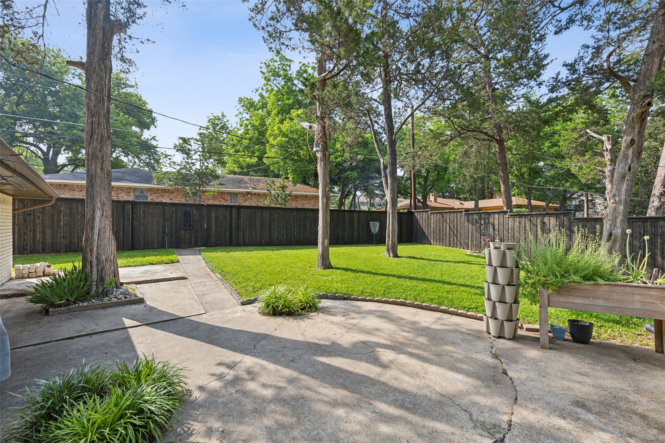 6006 Hunters View Lane