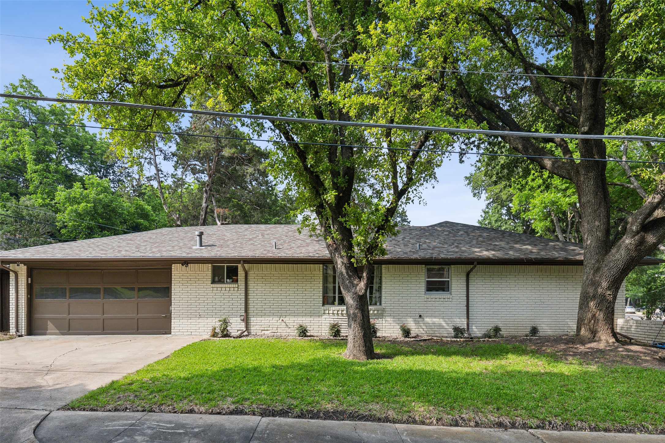6006 Hunters View Lane