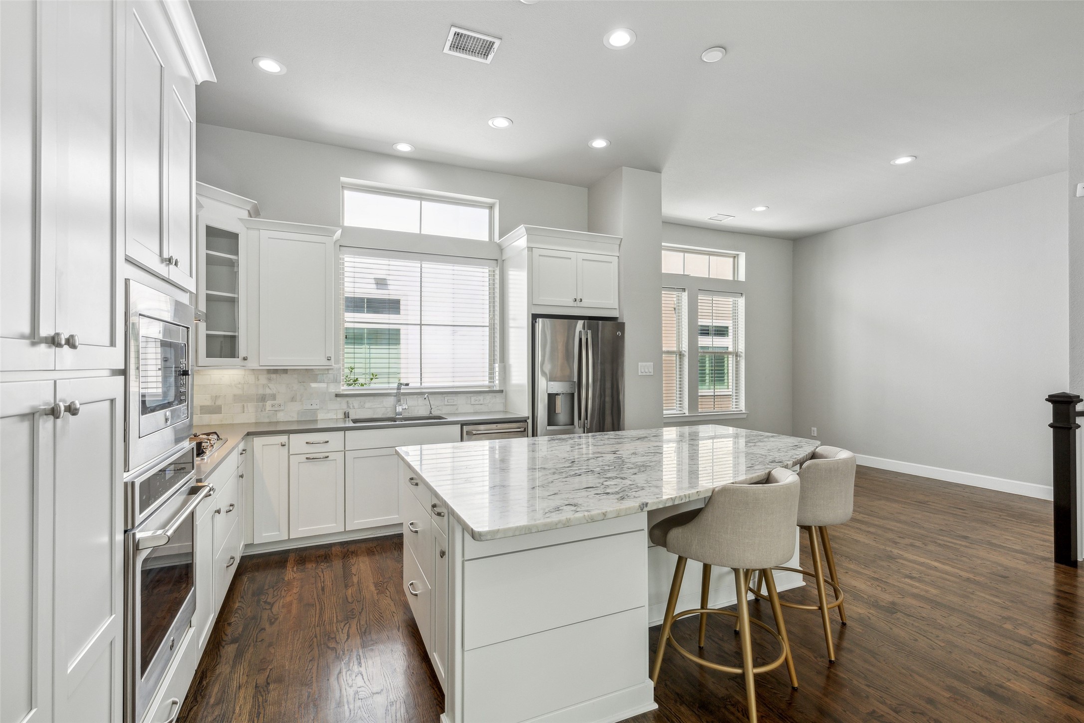 746 Lacey Oaks Place