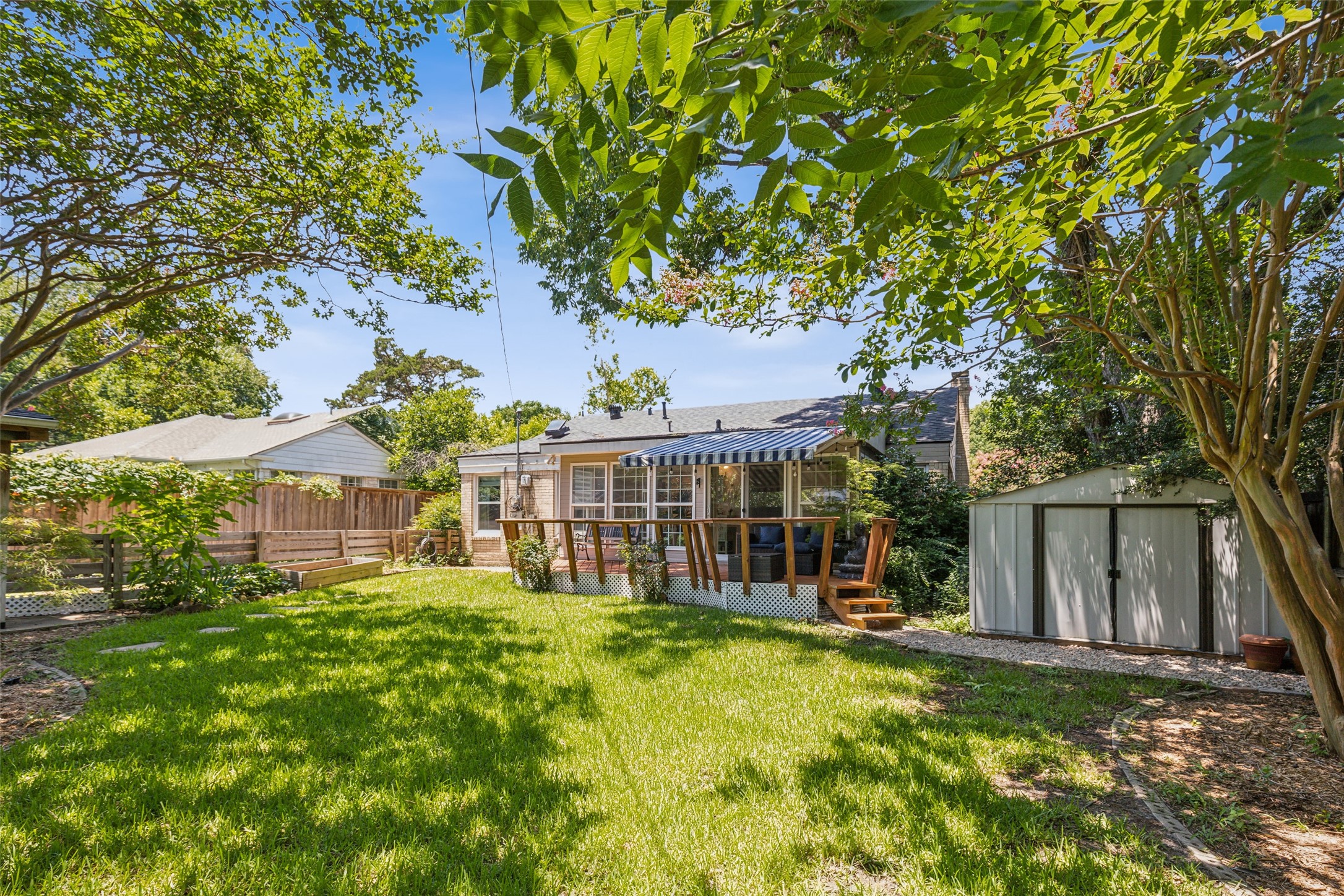 2234 Lawndale Drive