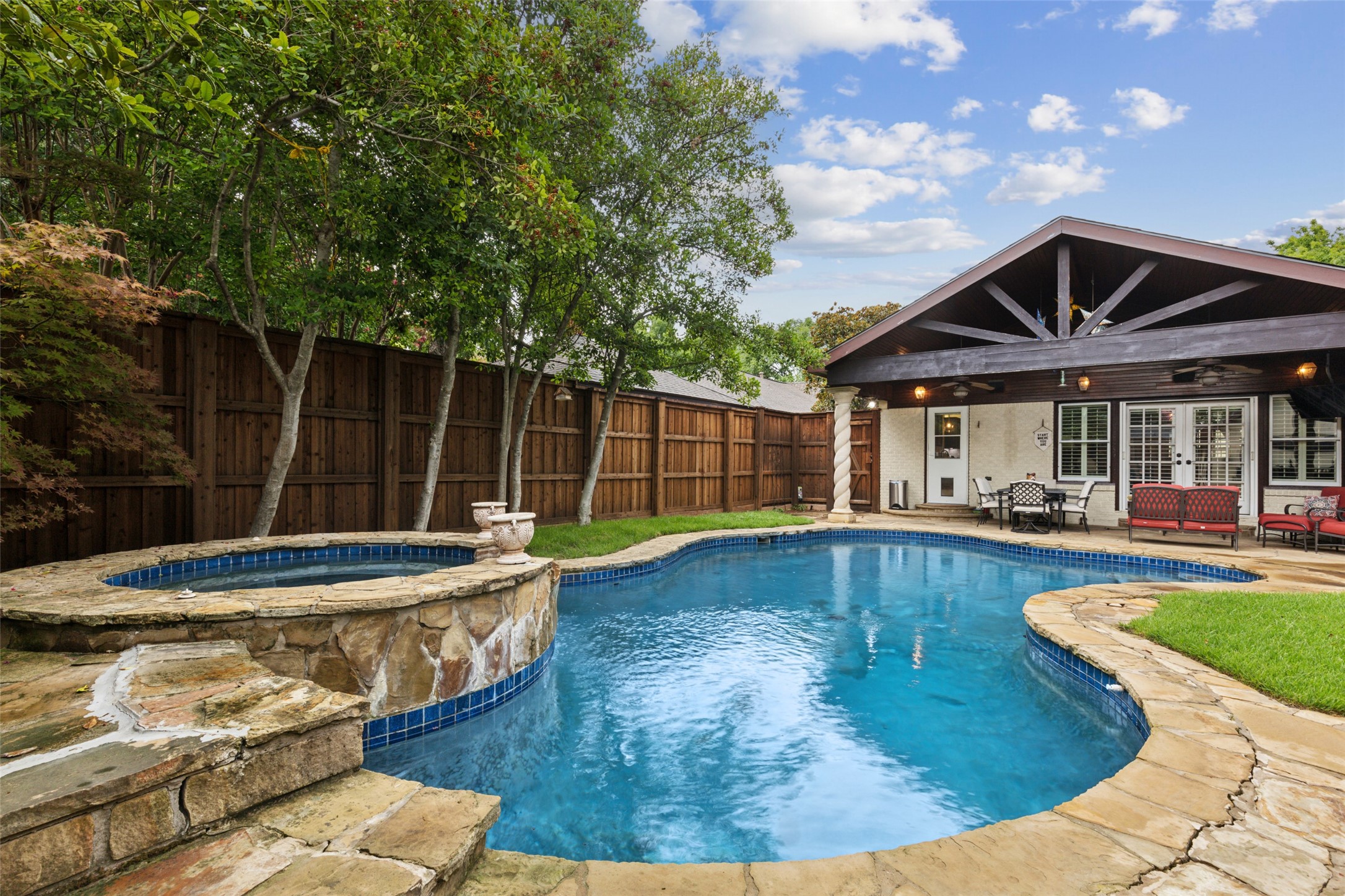 906 Salmon Drive