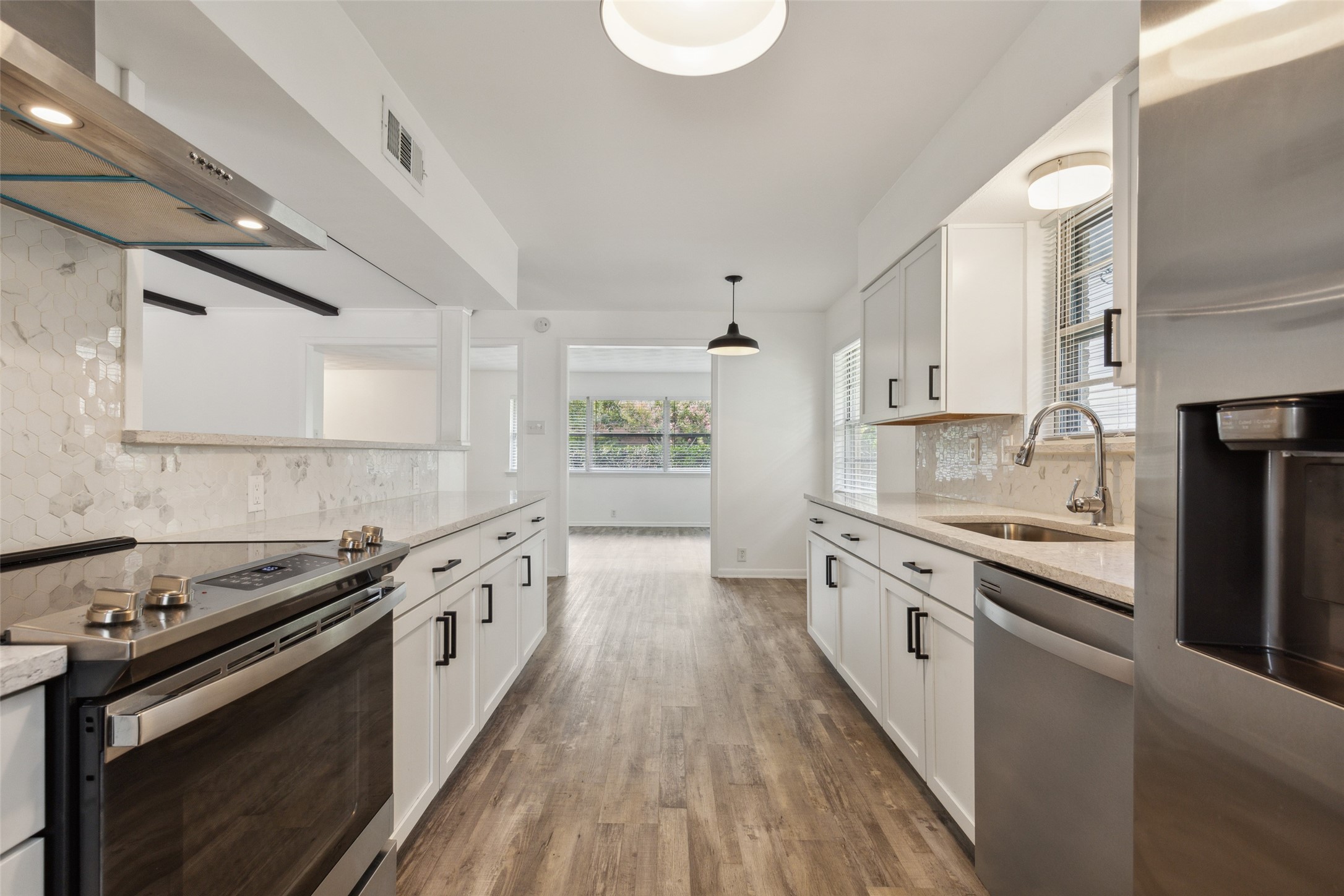2731 Alco Avenue