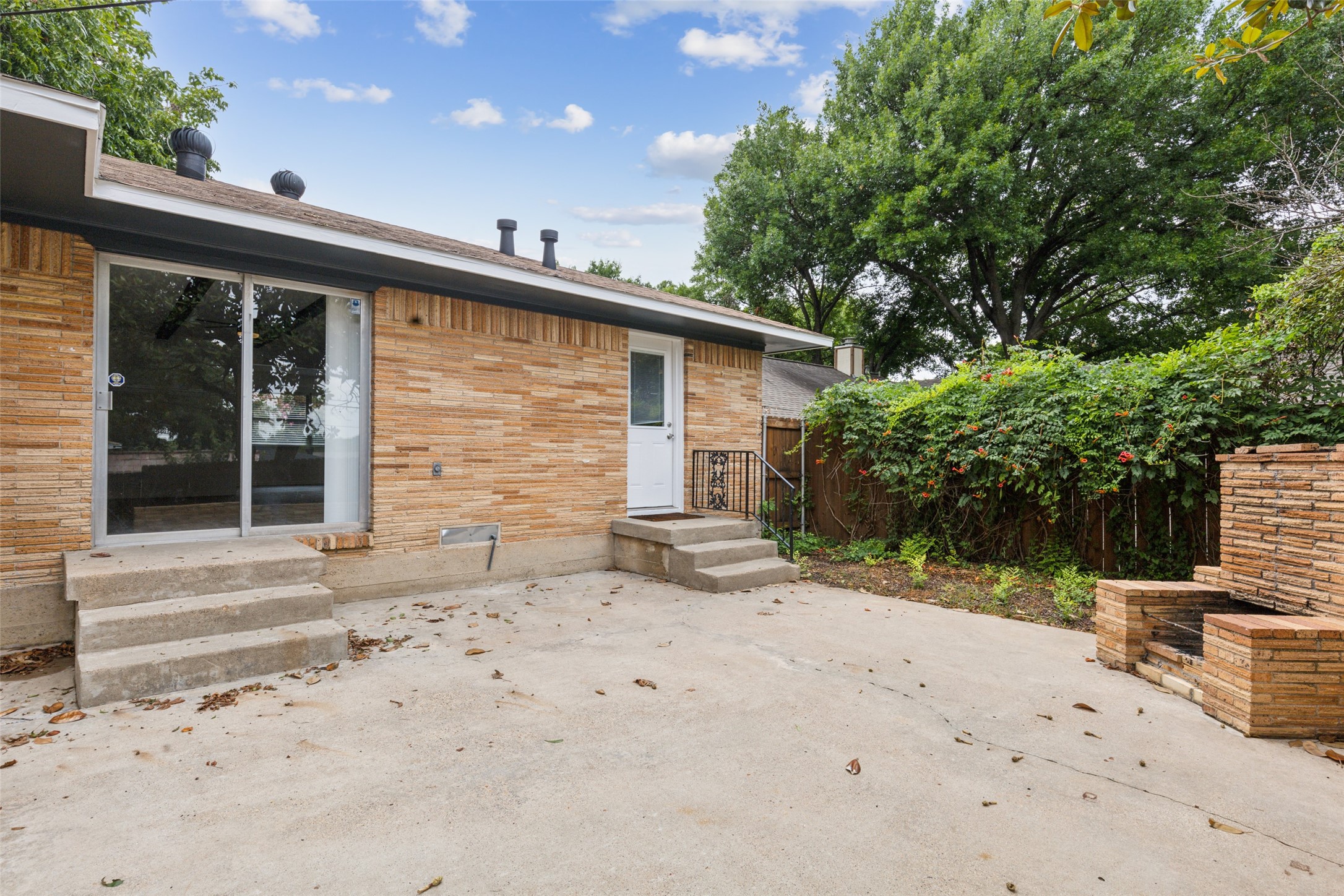 2731 Alco Avenue