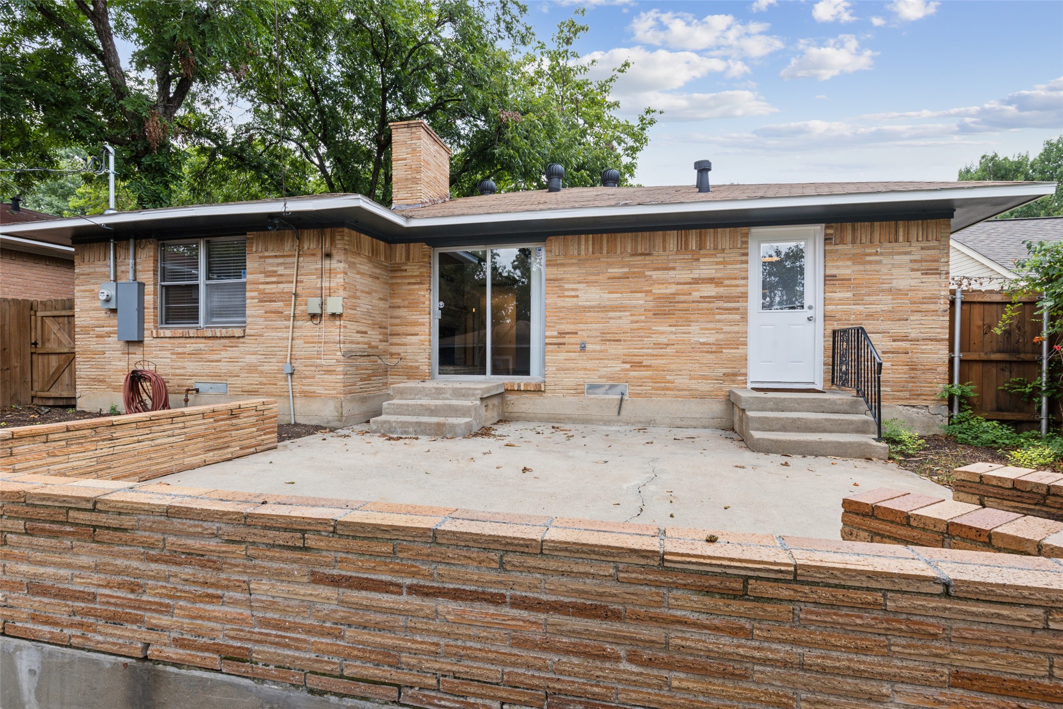 2731 Alco Avenue