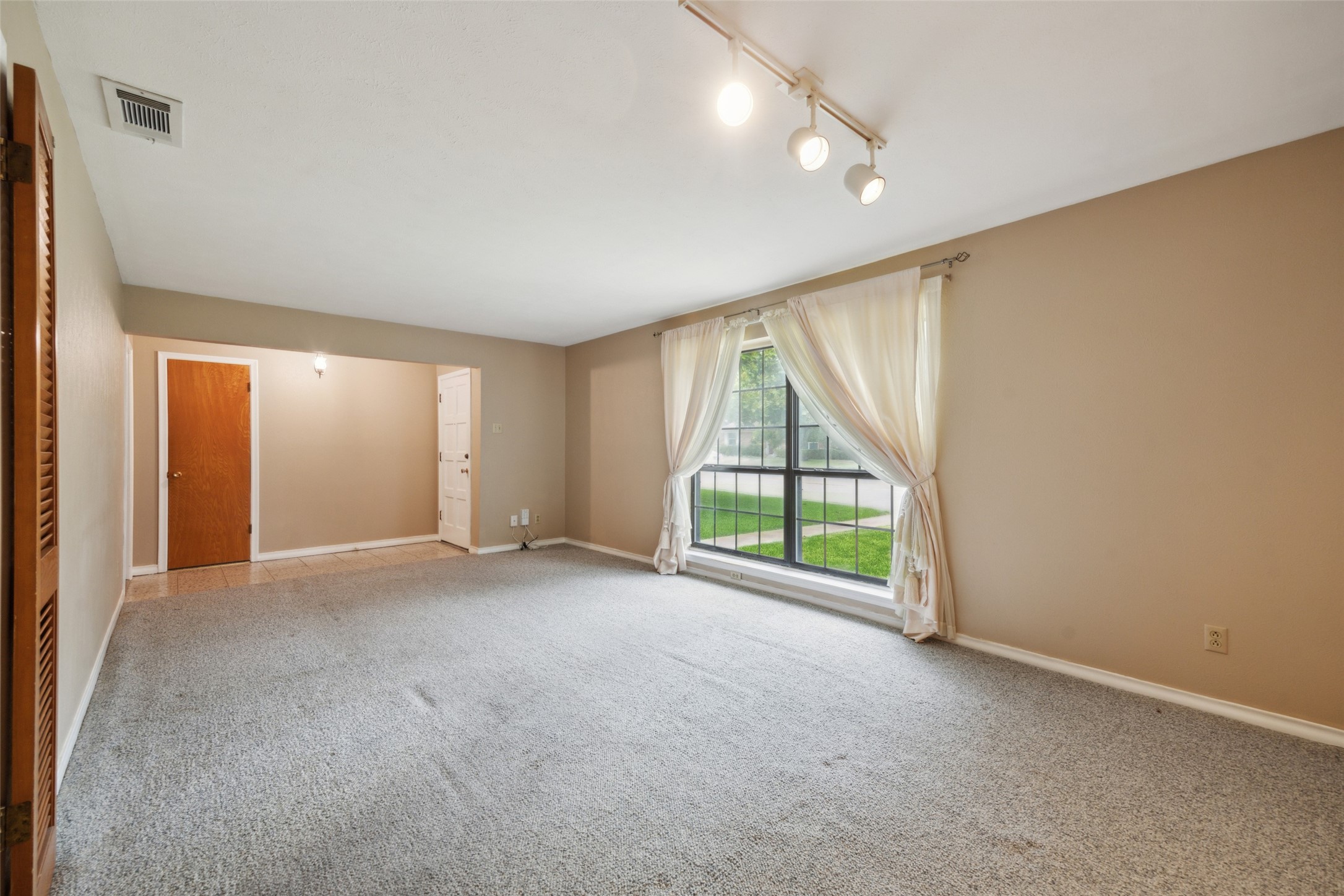 6225 N Jim Miller Road