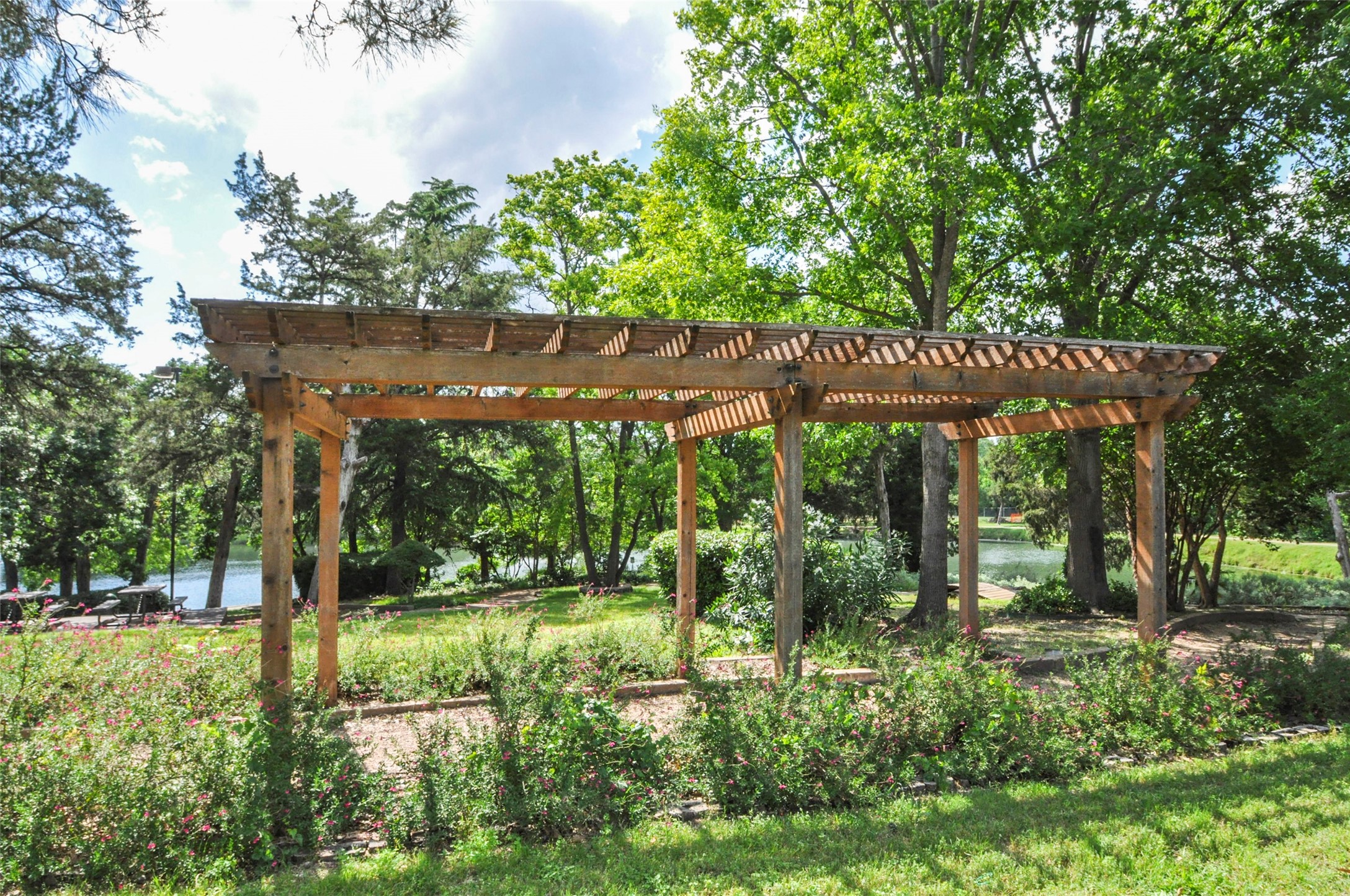 801 Thomasson Drive