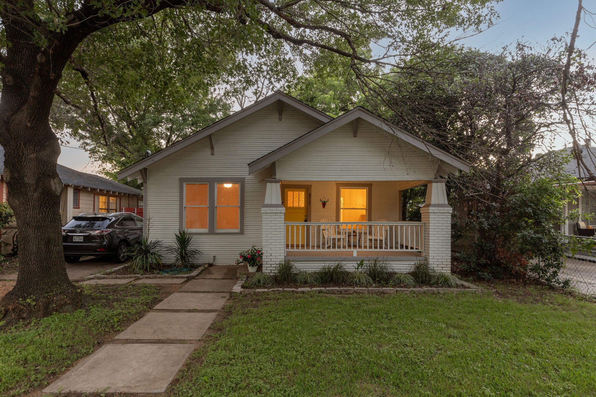 317 Hollywood Avenue