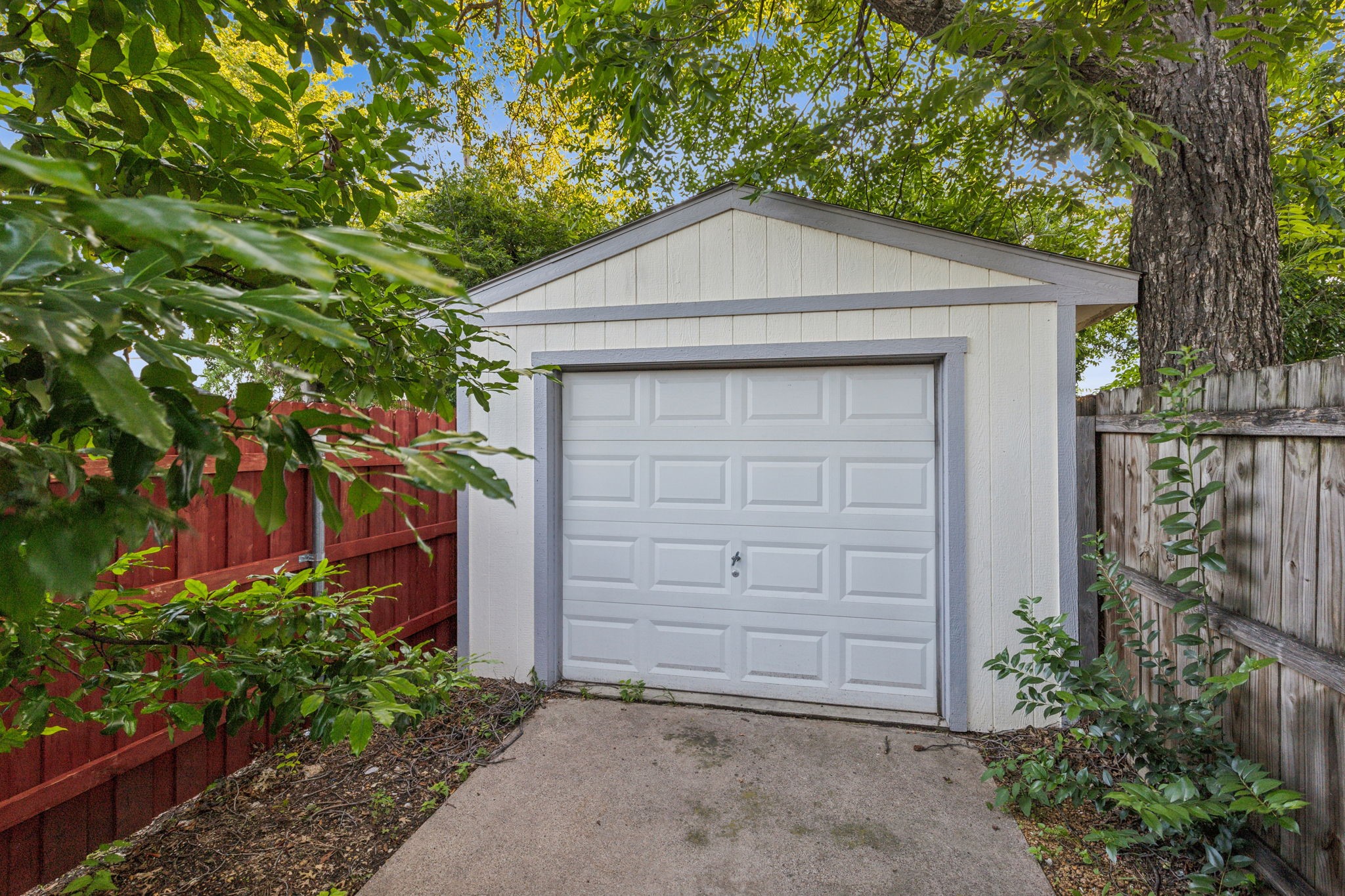 317 Hollywood Avenue