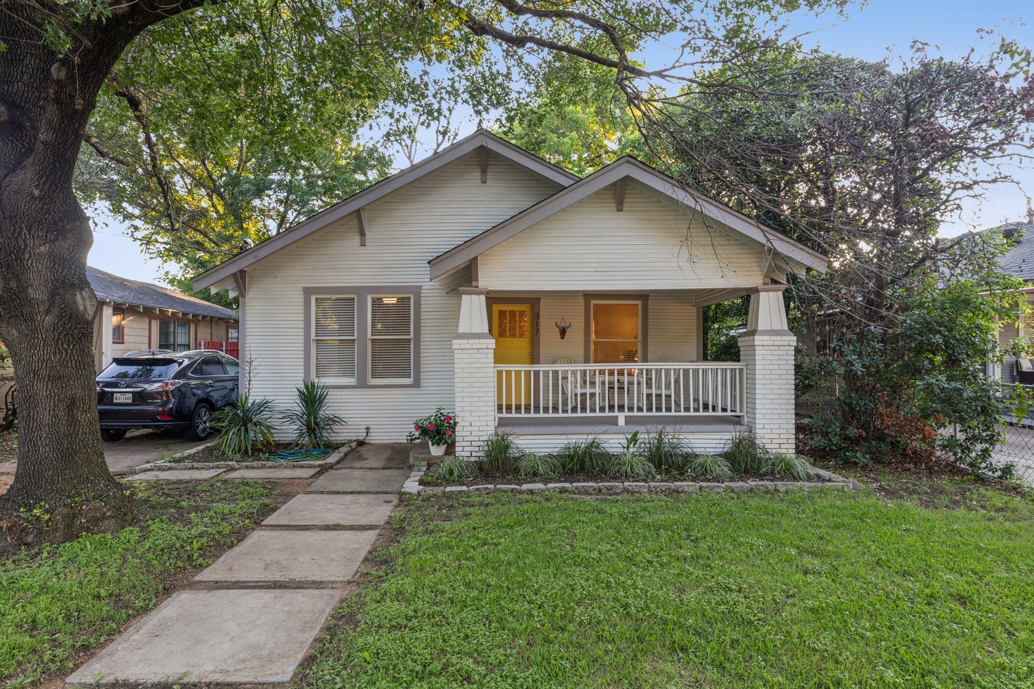 317 Hollywood Avenue