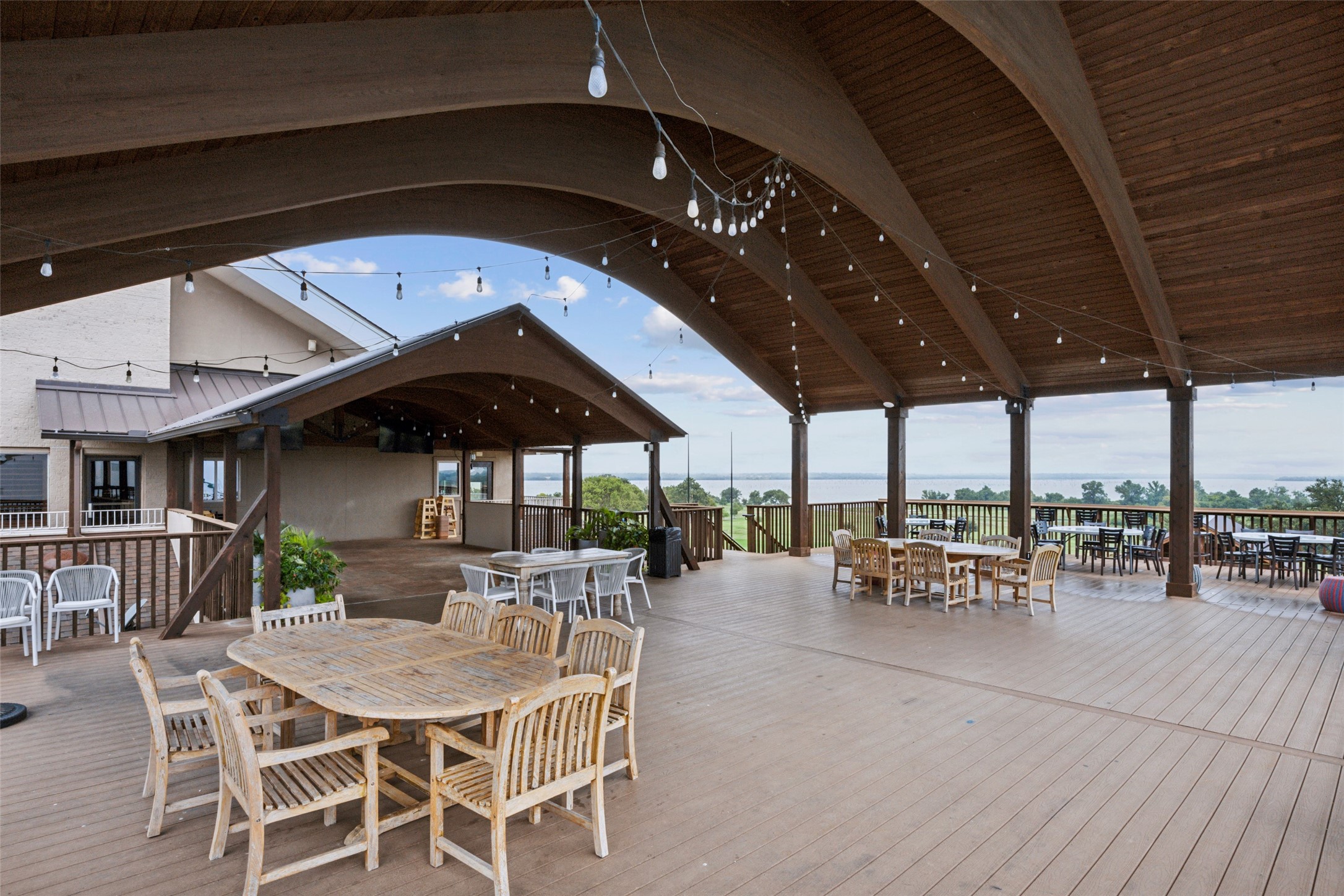 1260 Crestcove Drive