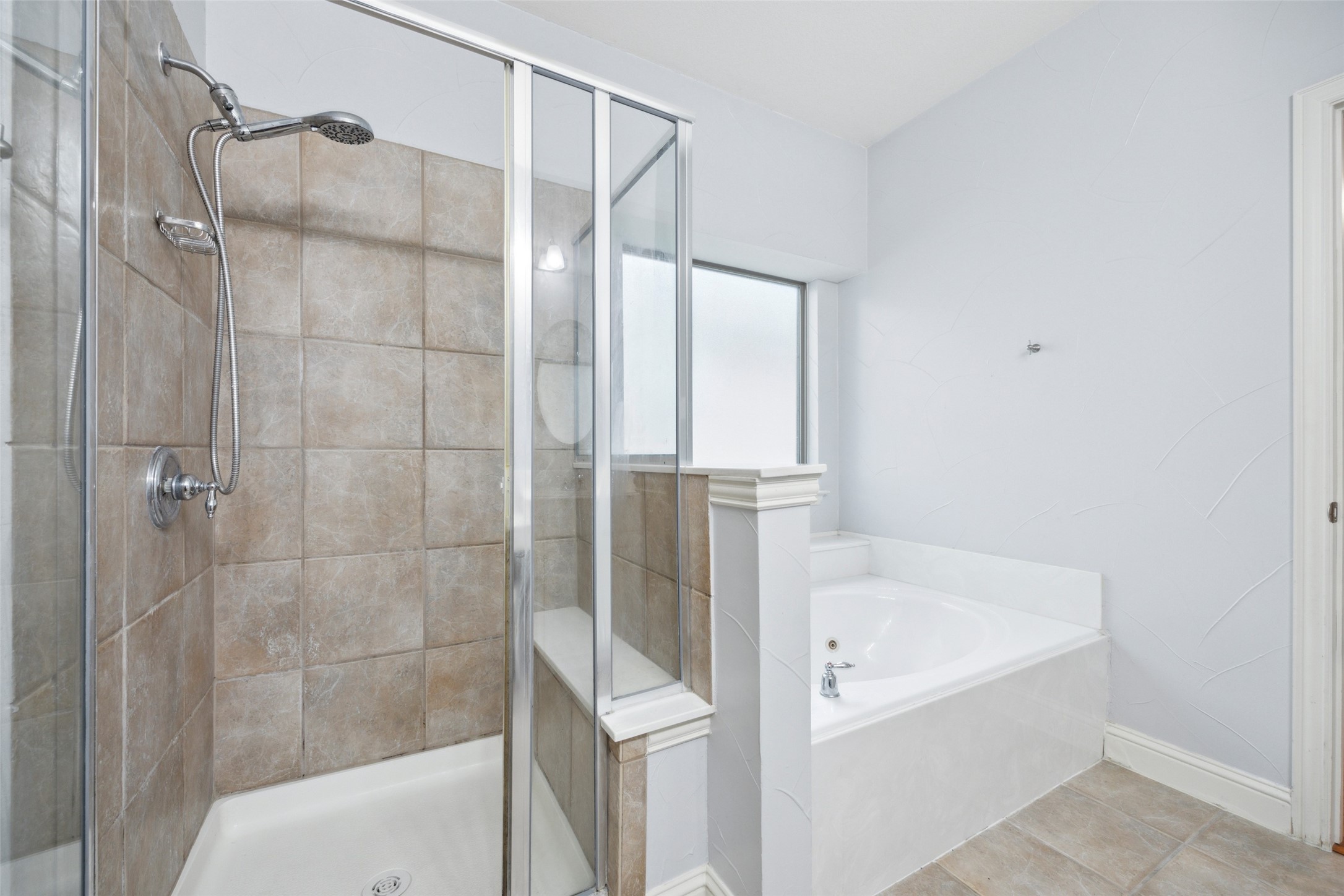 1260 Crestcove Drive