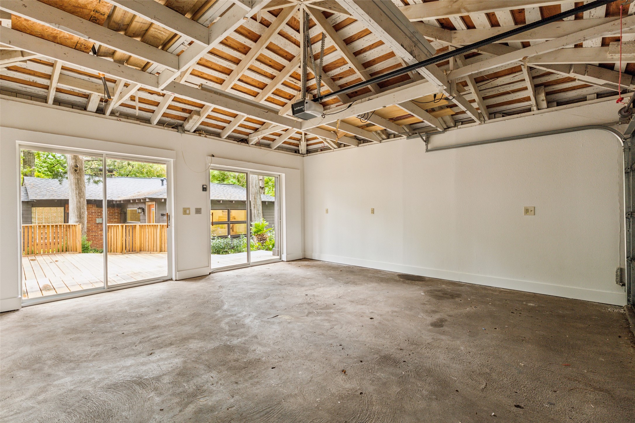 1526 Eastus Drive
