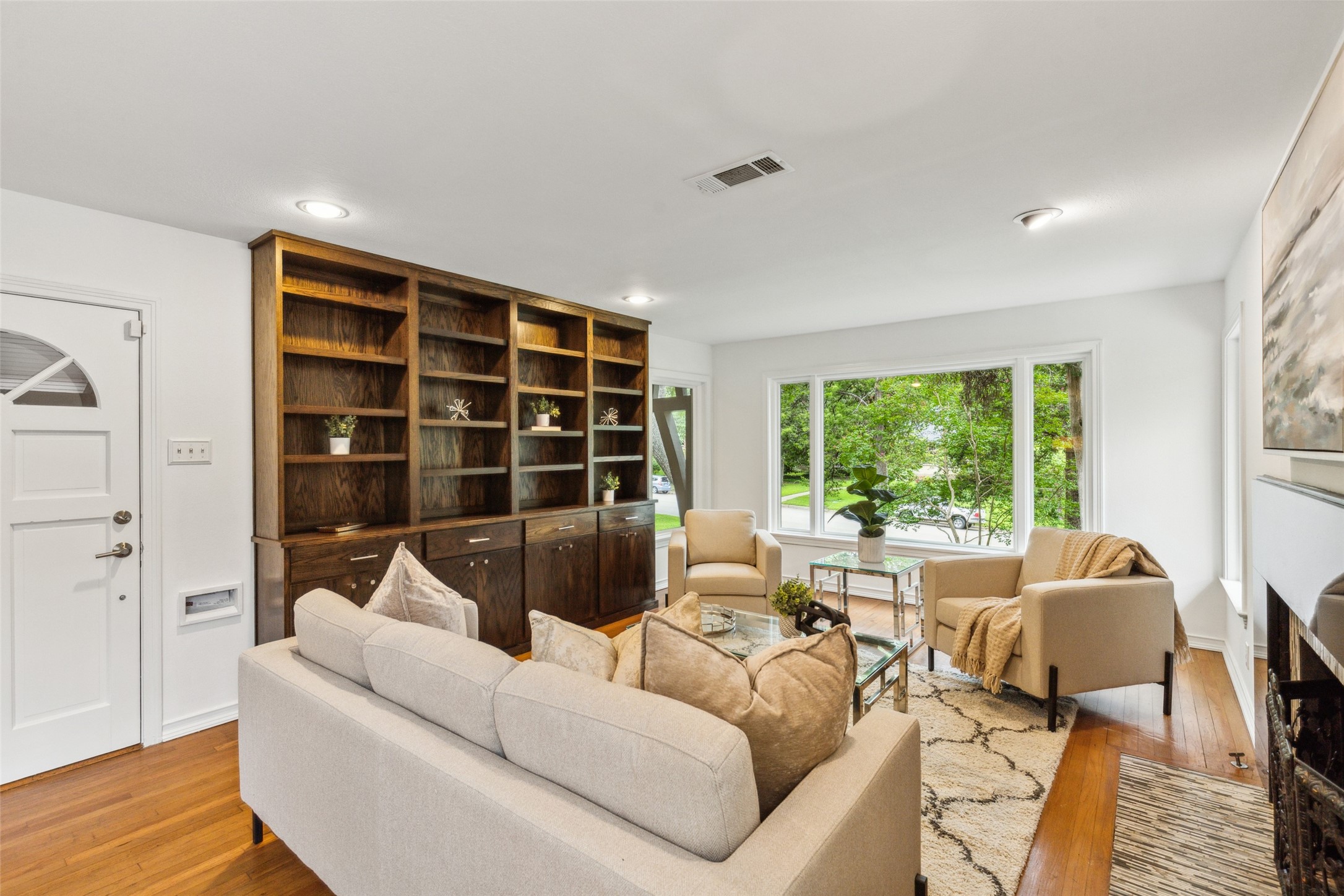 1526 Eastus Drive