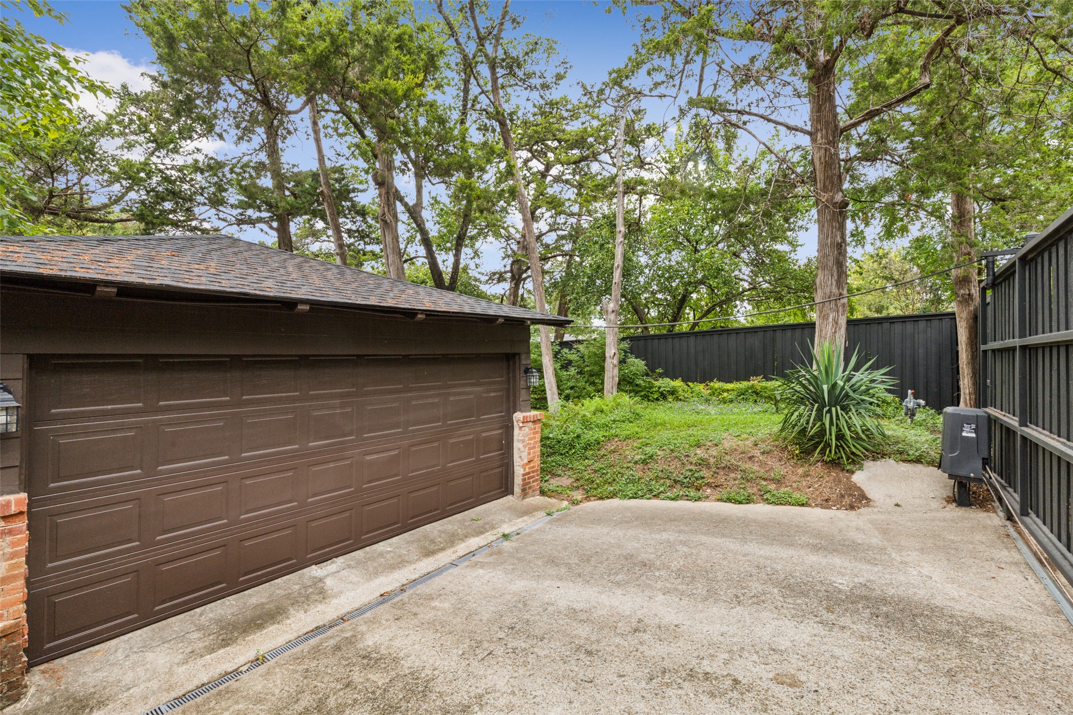1526 Eastus Drive