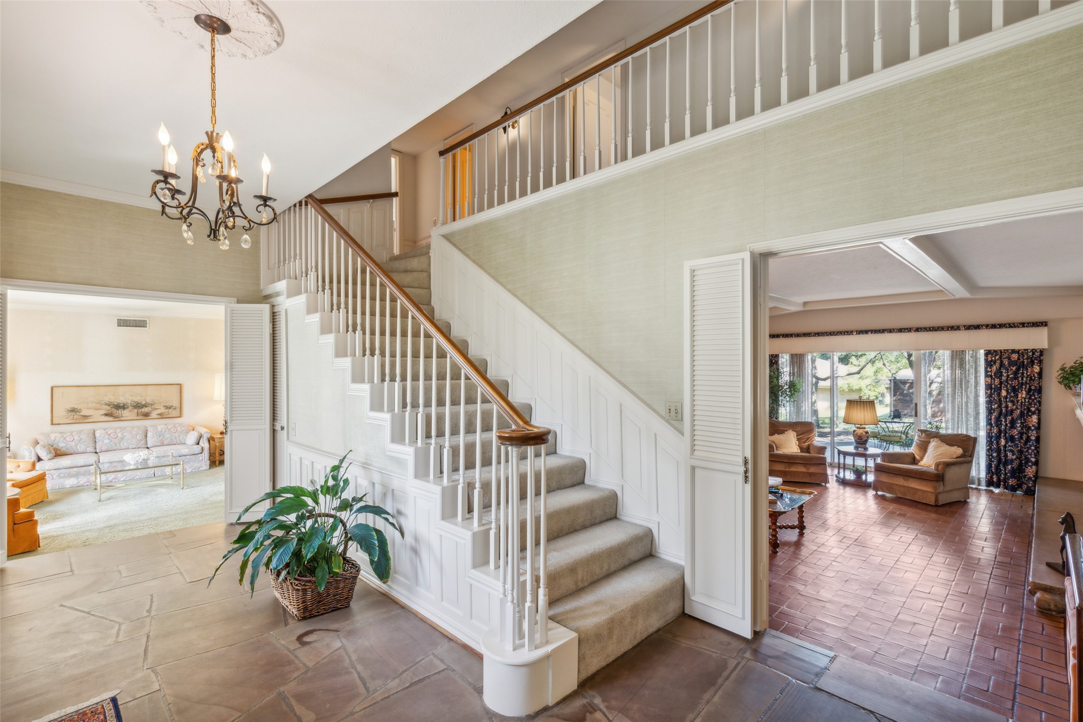 1922 Timbergrove Circle