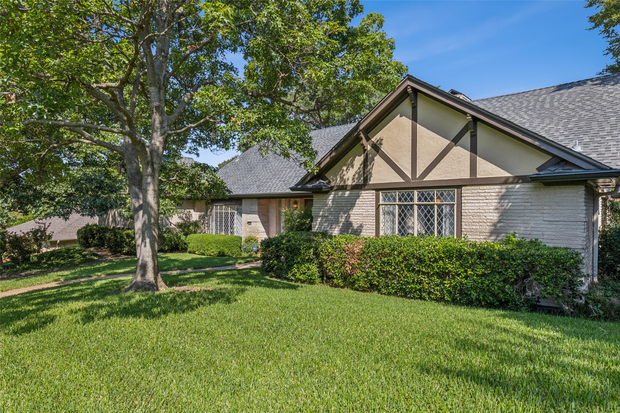 1922 Timbergrove Circle