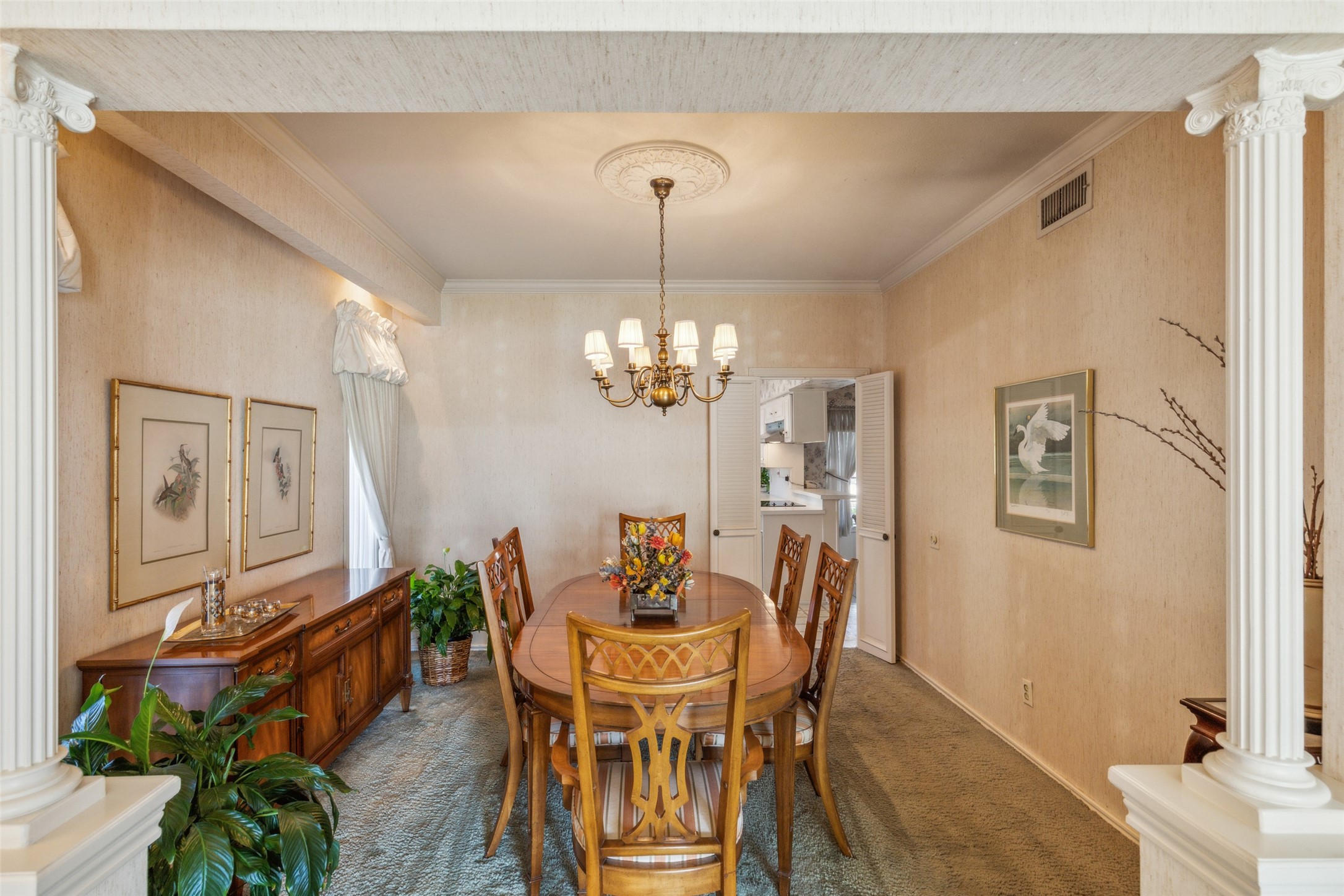 1922 Timbergrove Circle