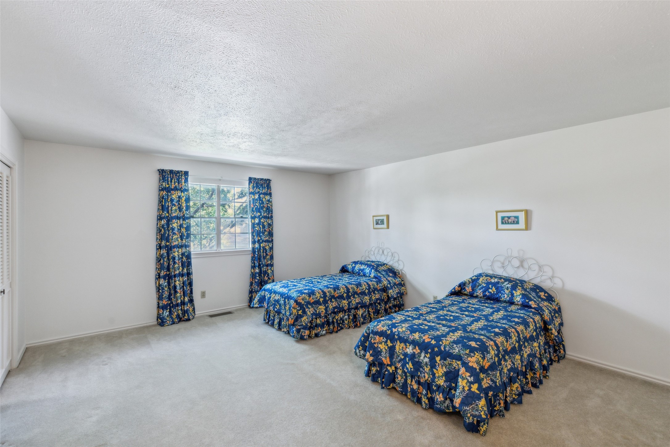 1922 Timbergrove Circle