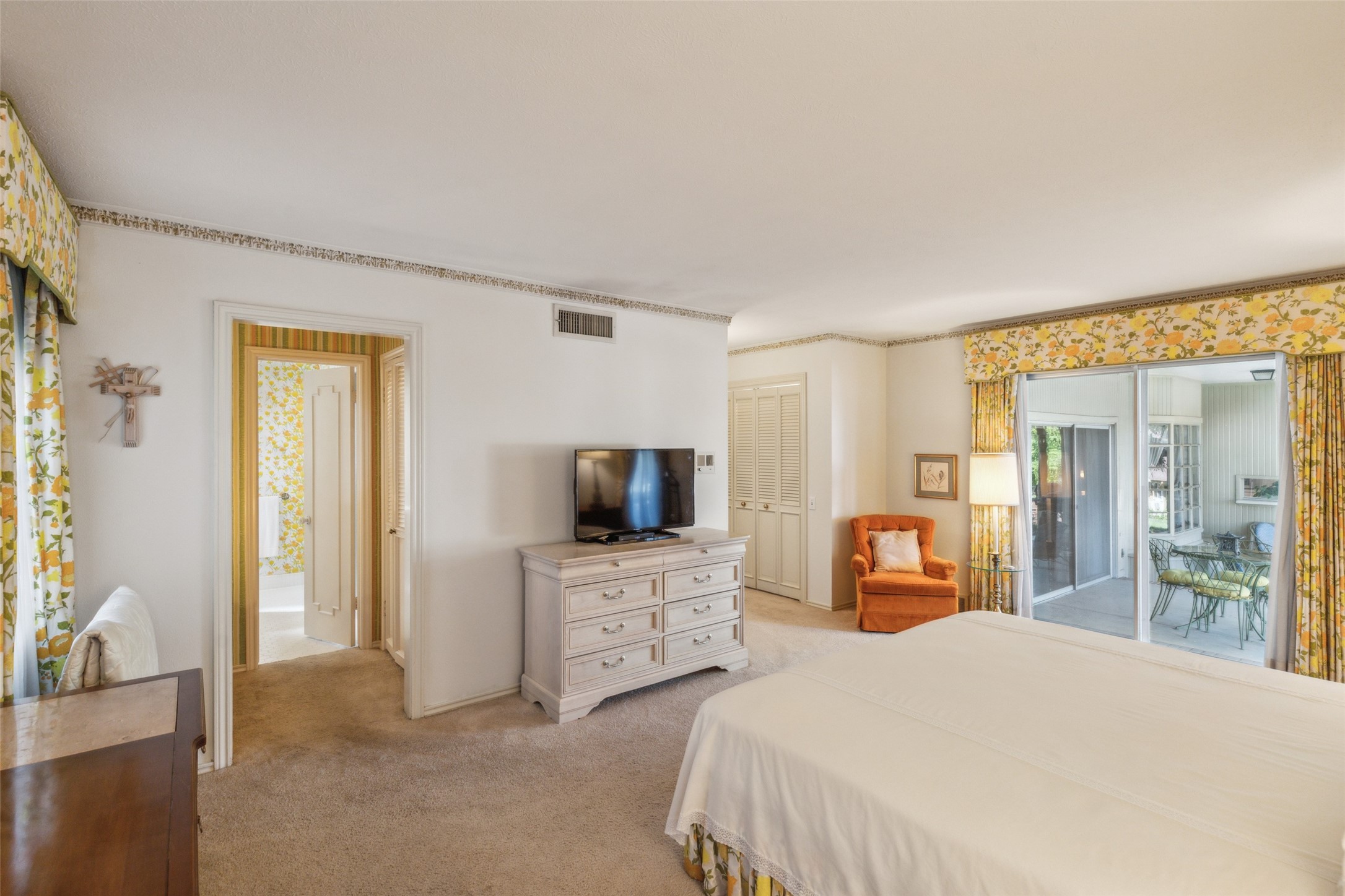 1922 Timbergrove Circle
