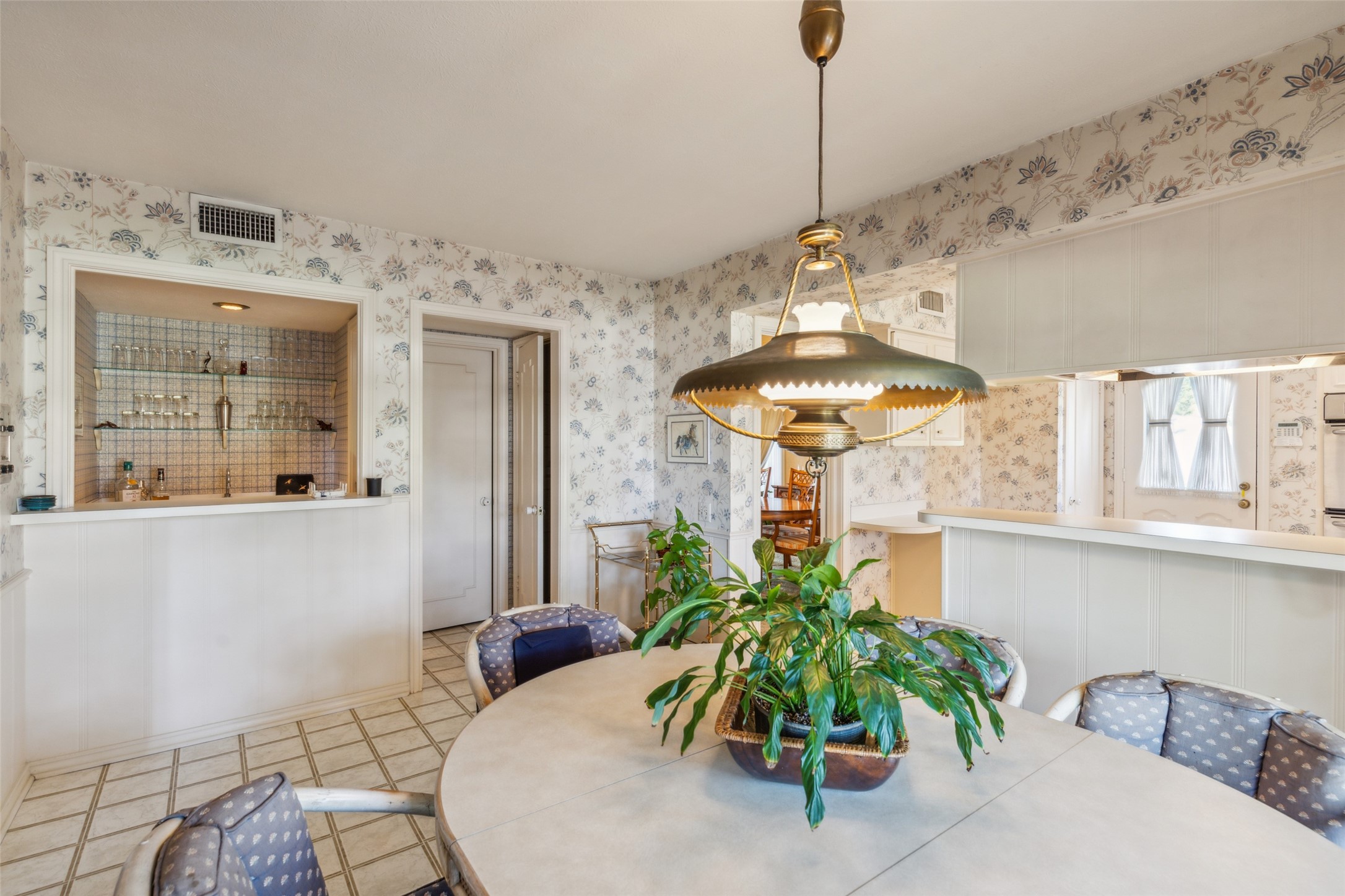 1922 Timbergrove Circle