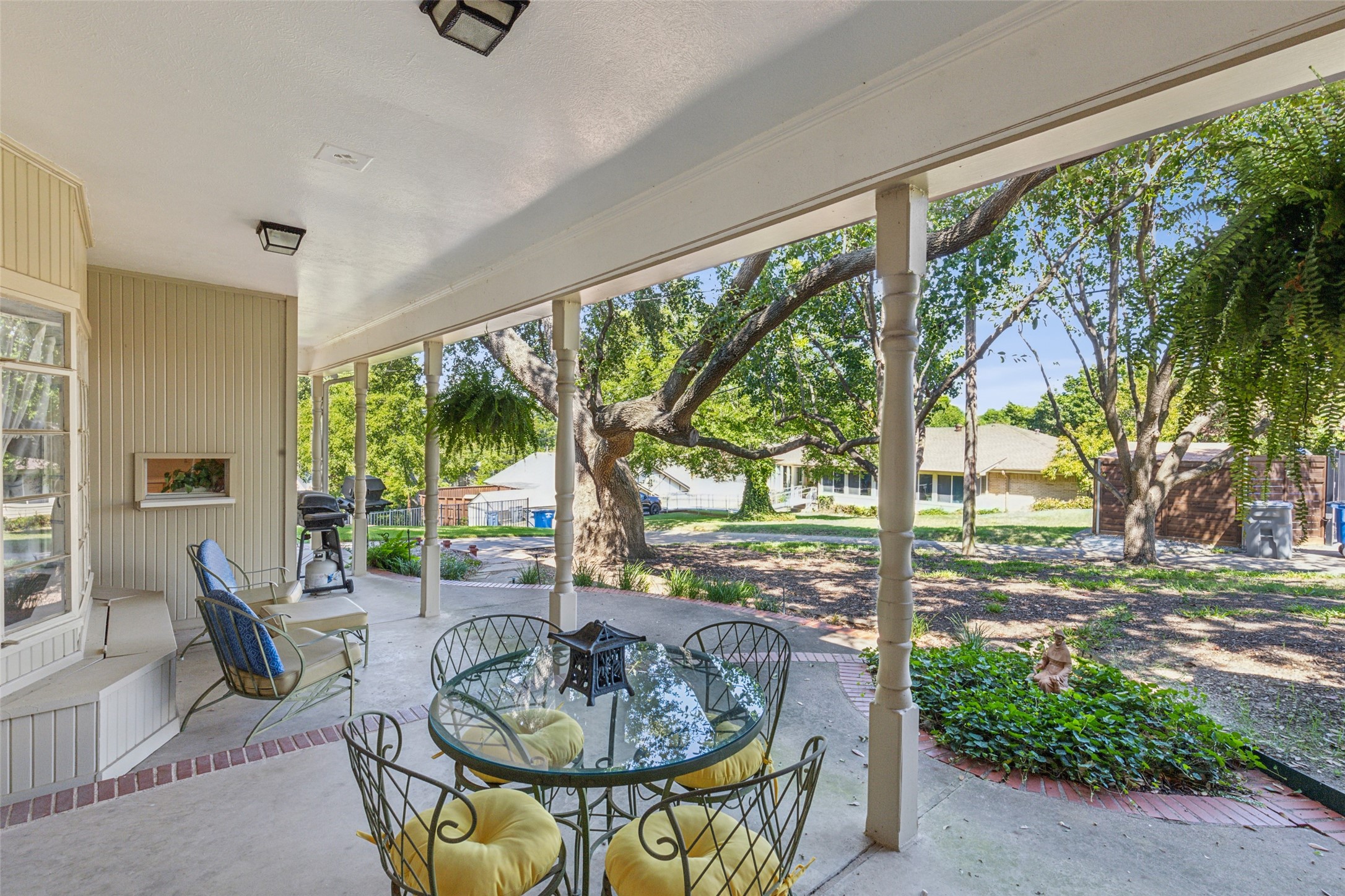 1922 Timbergrove Circle