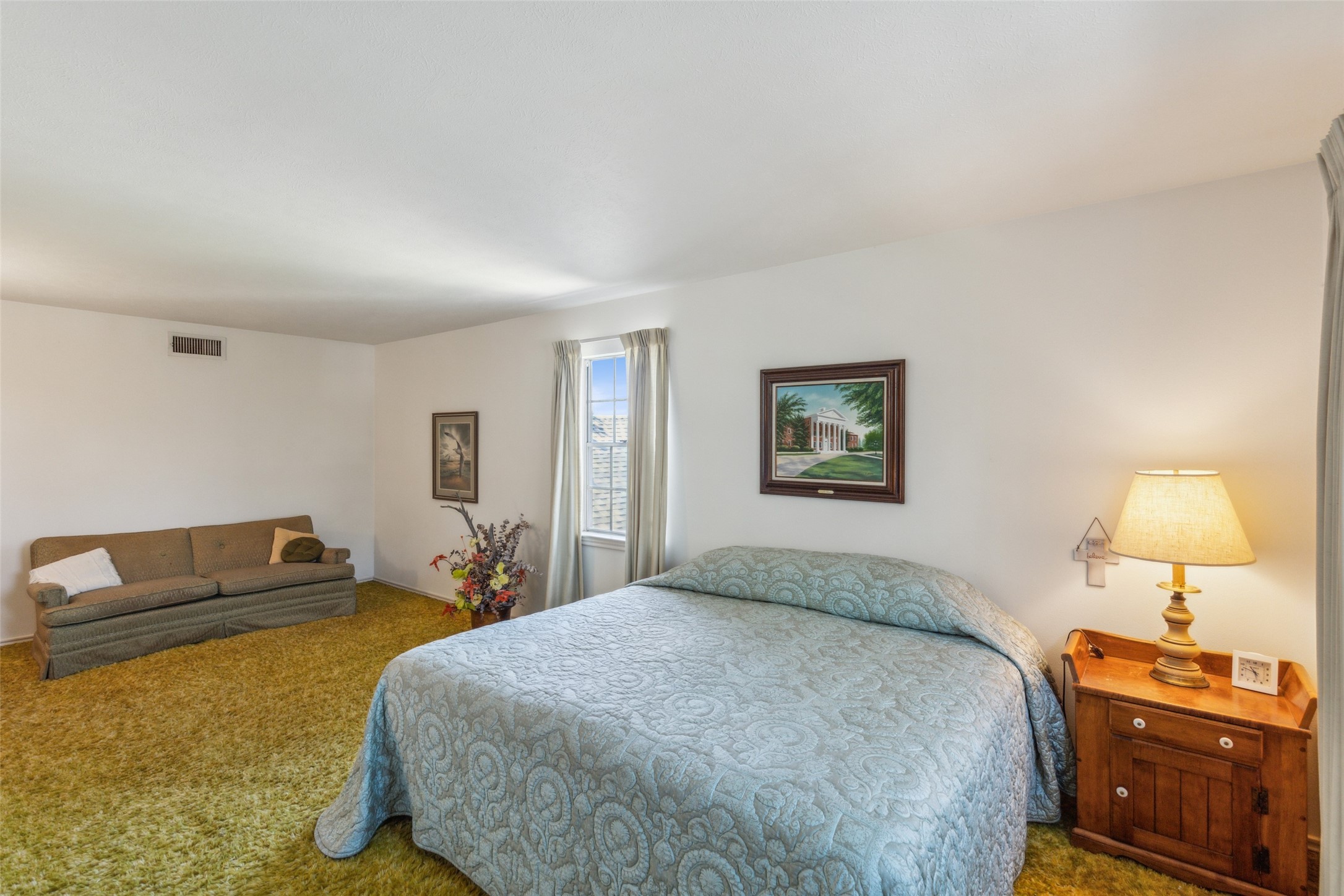 1922 Timbergrove Circle