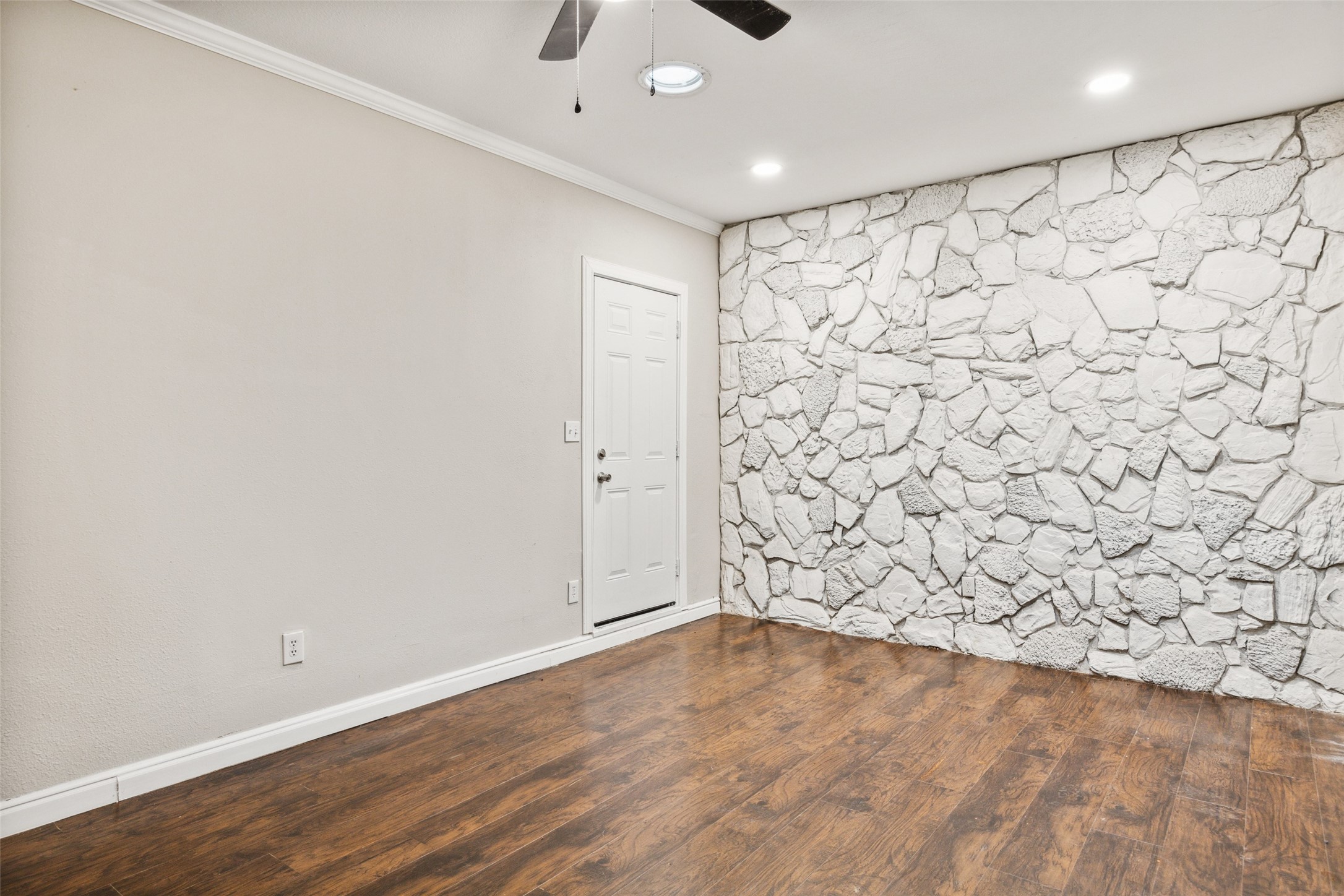 1241 Crestview Drive
