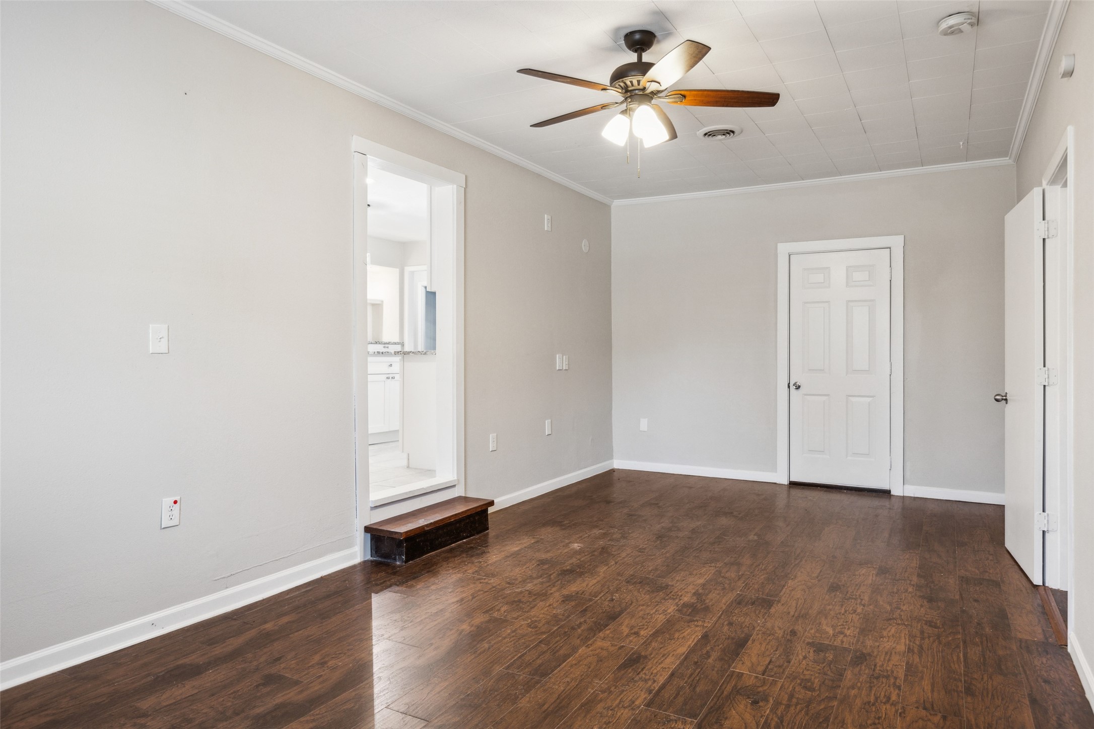 1241 Crestview Drive