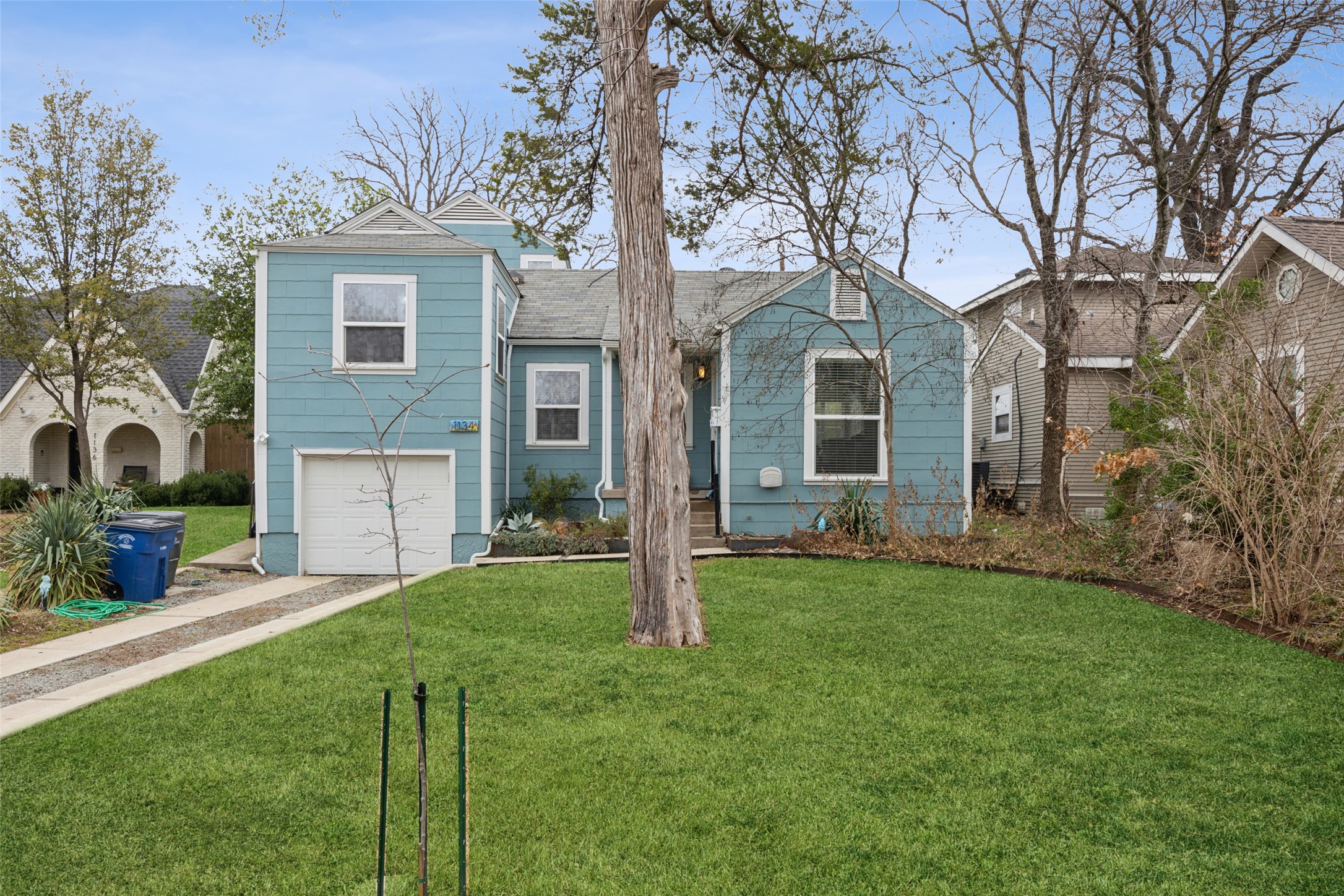 1134 Woodlawn Avenue