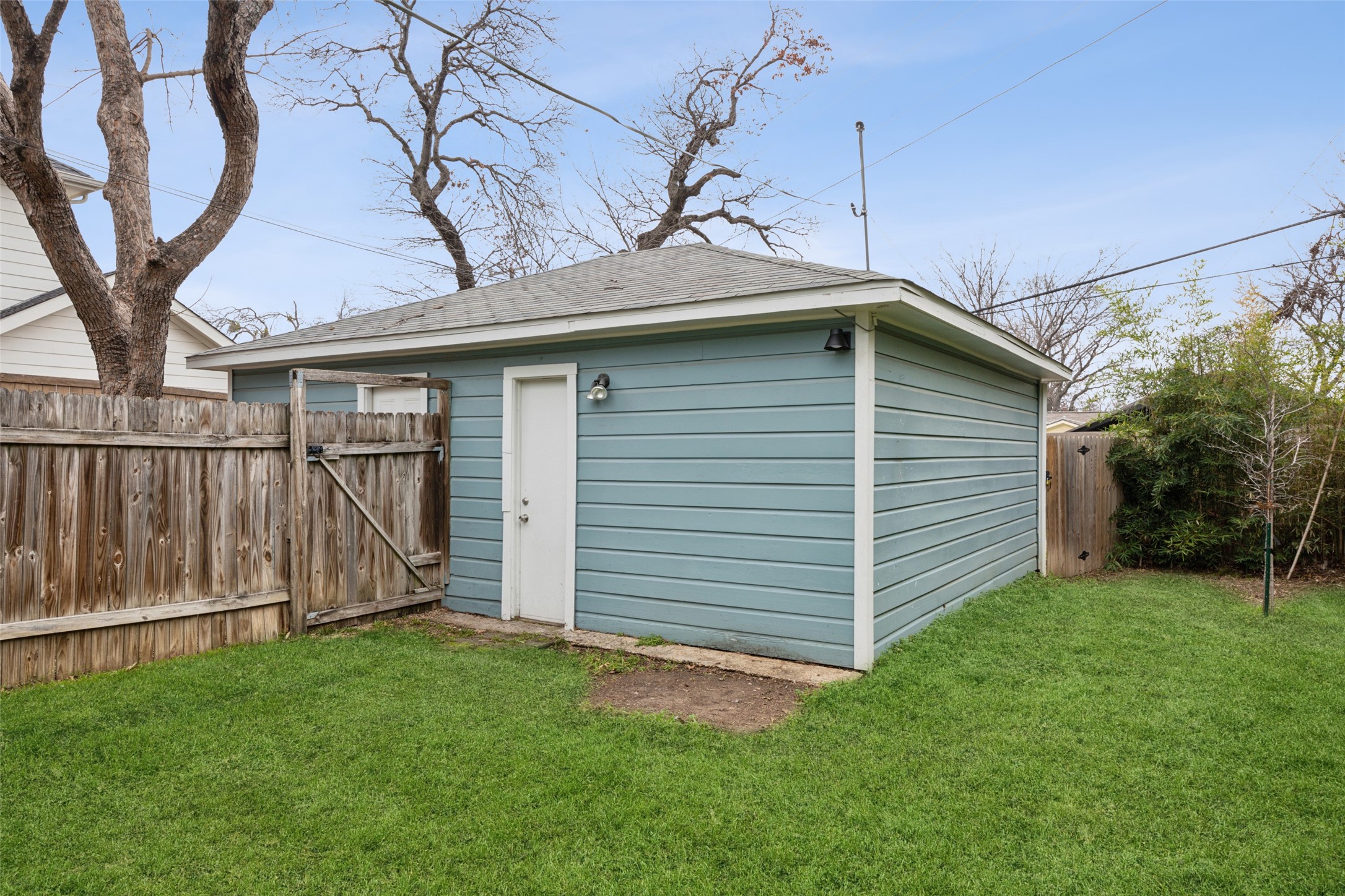 1134 Woodlawn Avenue